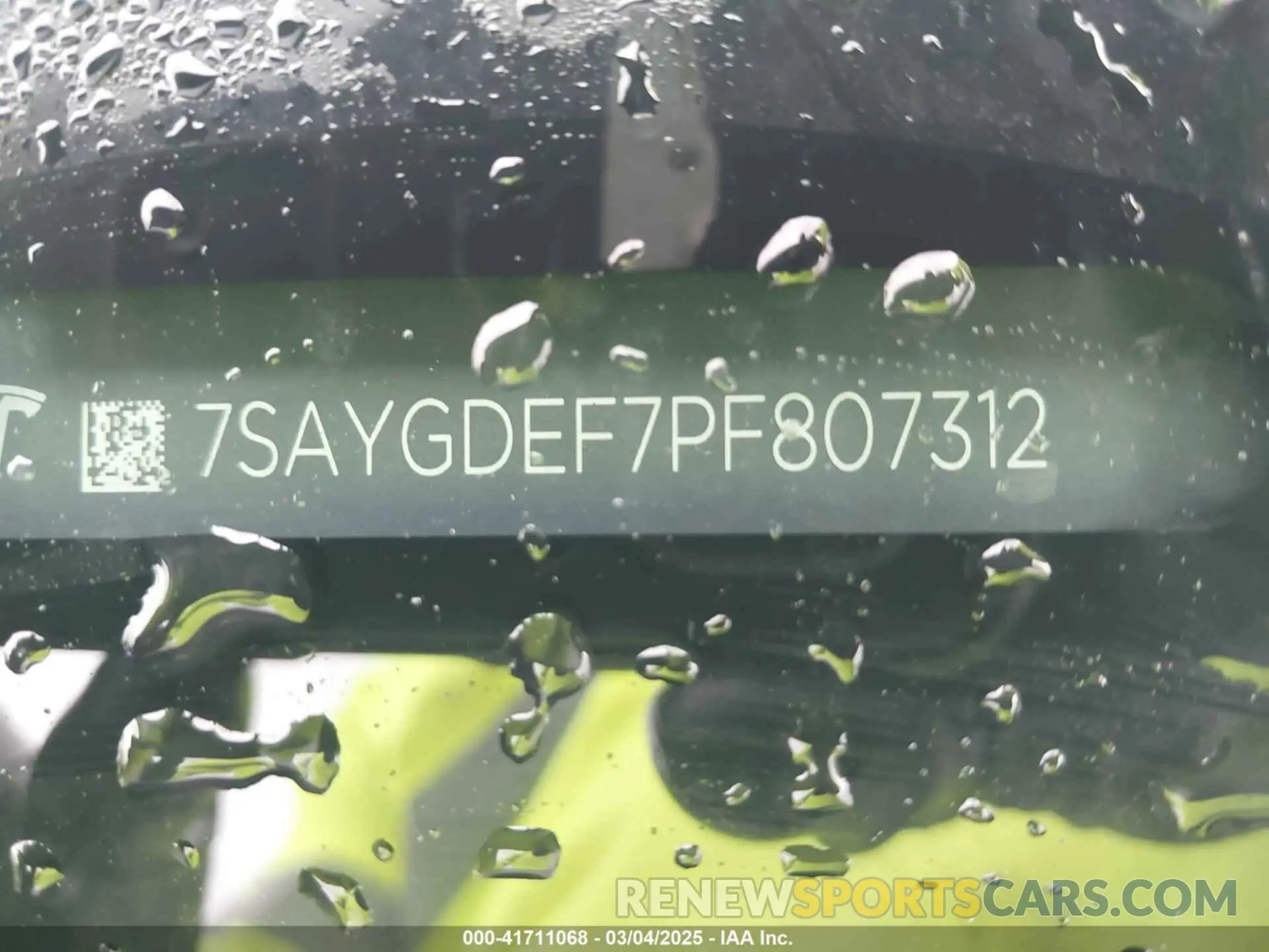 9 Photograph of a damaged car 7SAYGDEF7PF807312 TESLA MODEL Y 2023