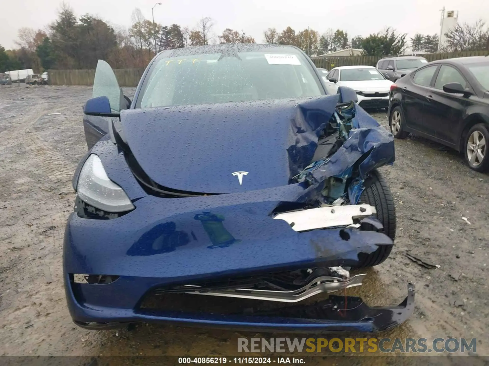 11 Photograph of a damaged car 7SAYGDEF7PF828919 TESLA MODEL Y 2023