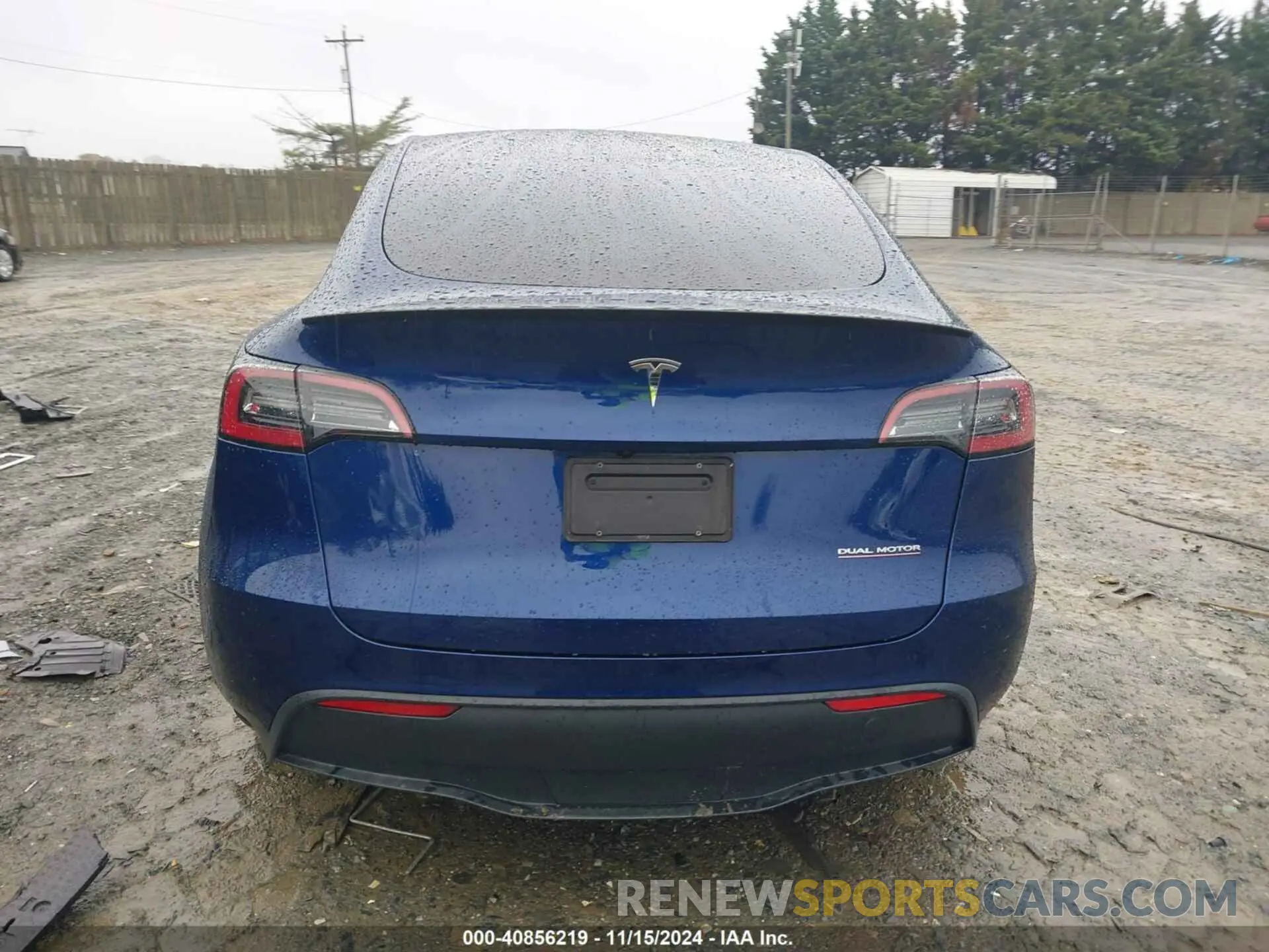 15 Photograph of a damaged car 7SAYGDEF7PF828919 TESLA MODEL Y 2023