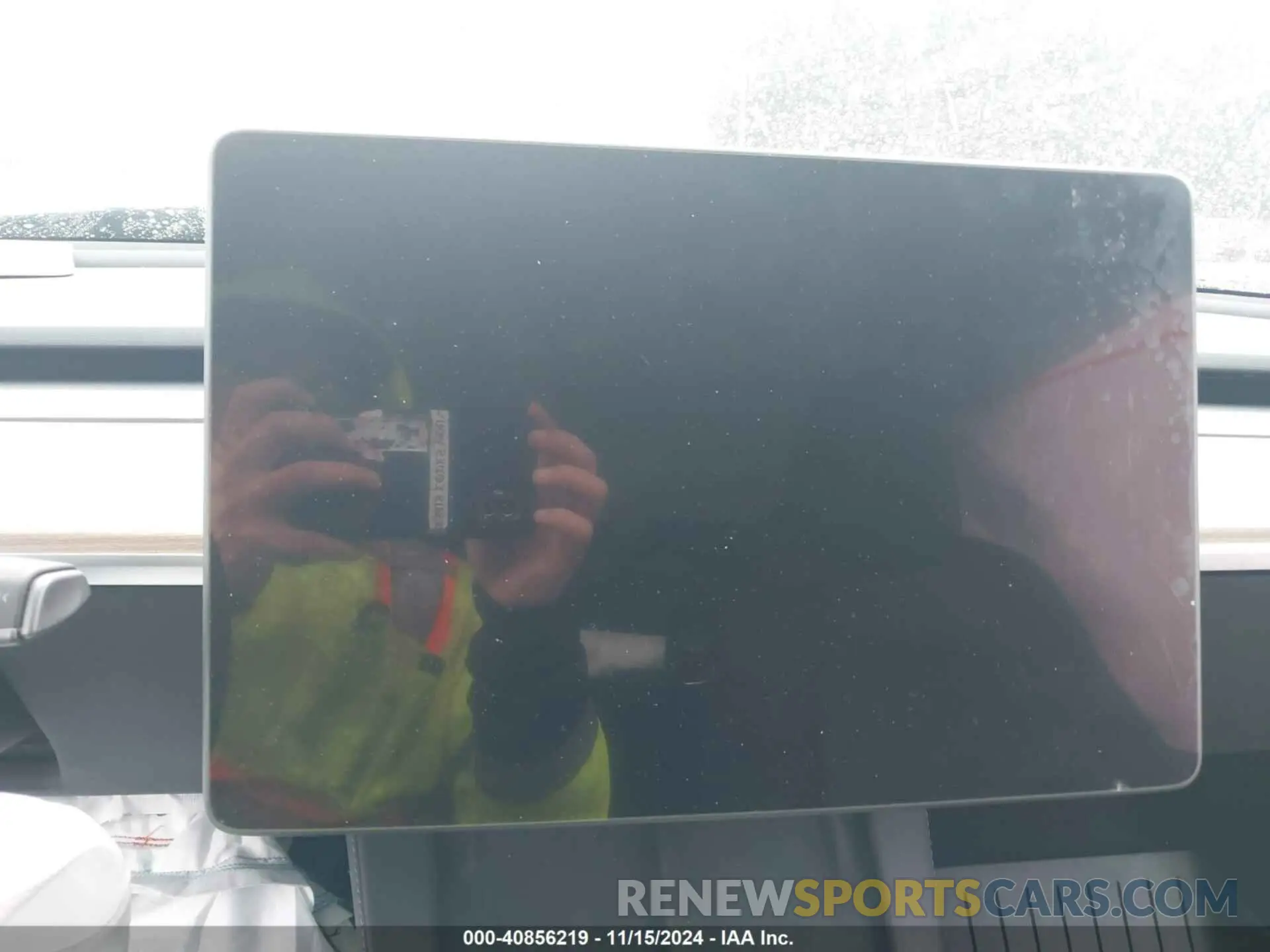 7 Photograph of a damaged car 7SAYGDEF7PF828919 TESLA MODEL Y 2023