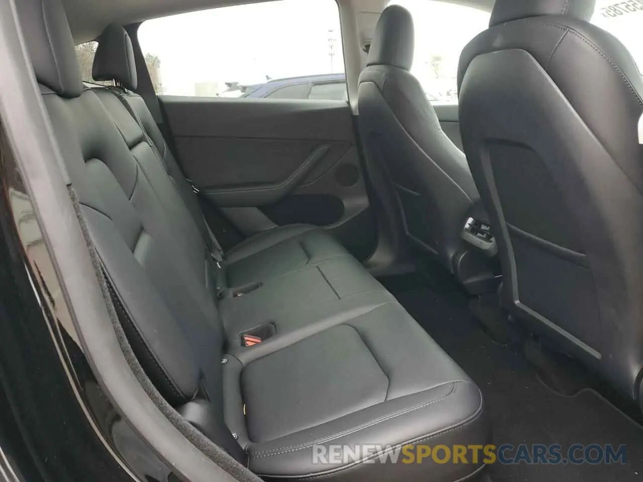 10 Photograph of a damaged car 7SAYGDEF7PF832498 TESLA MODEL Y 2023