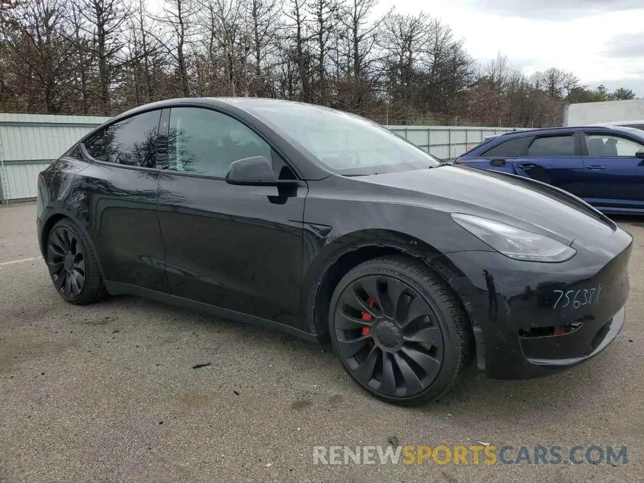 4 Photograph of a damaged car 7SAYGDEF7PF832498 TESLA MODEL Y 2023