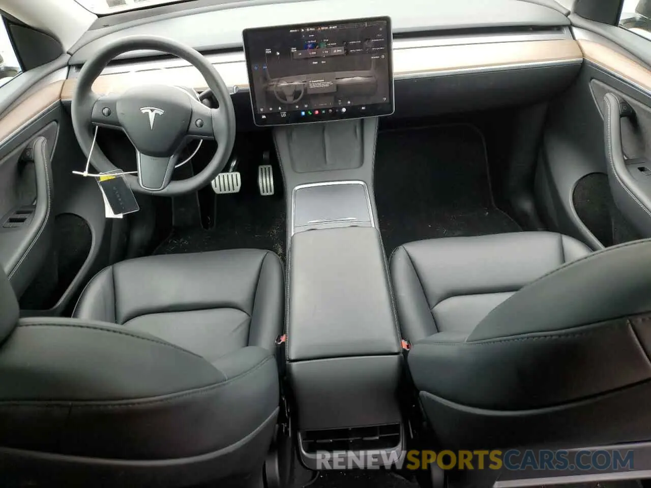 8 Photograph of a damaged car 7SAYGDEF7PF832498 TESLA MODEL Y 2023