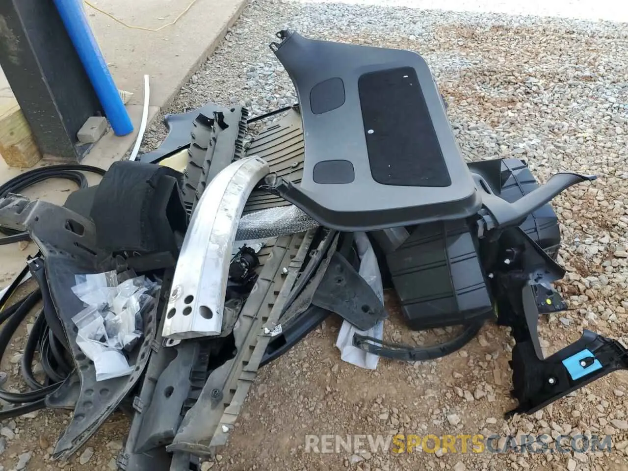 13 Photograph of a damaged car 7SAYGDEF7PF845560 TESLA MODEL Y 2023