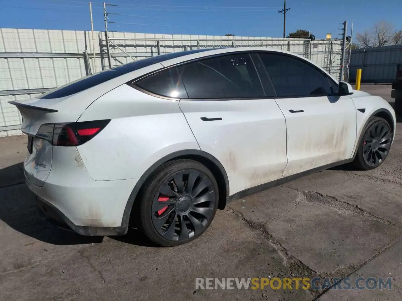 3 Photograph of a damaged car 7SAYGDEF7PF850080 TESLA MODEL Y 2023