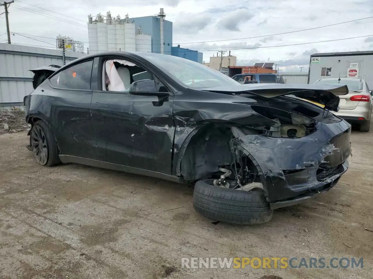 4 Photograph of a damaged car 7SAYGDEF7PF867431 TESLA MODEL Y 2023
