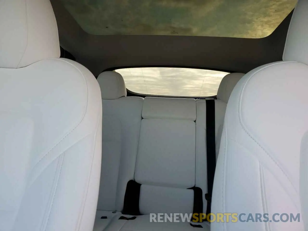 10 Photograph of a damaged car 7SAYGDEF7PF884262 TESLA MODEL Y 2023