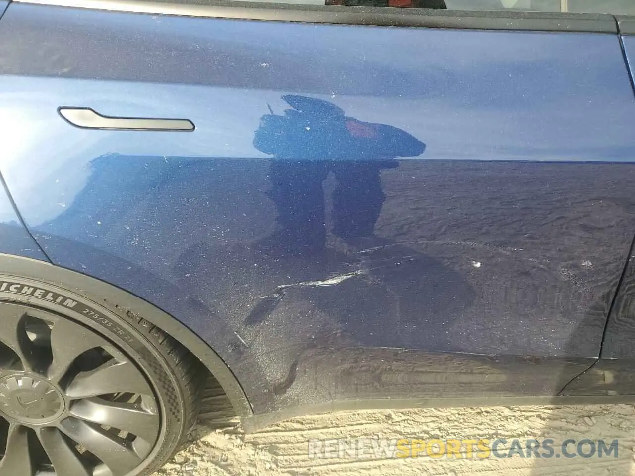 10 Photograph of a damaged car 7SAYGDEF7PF898453 TESLA MODEL Y 2023