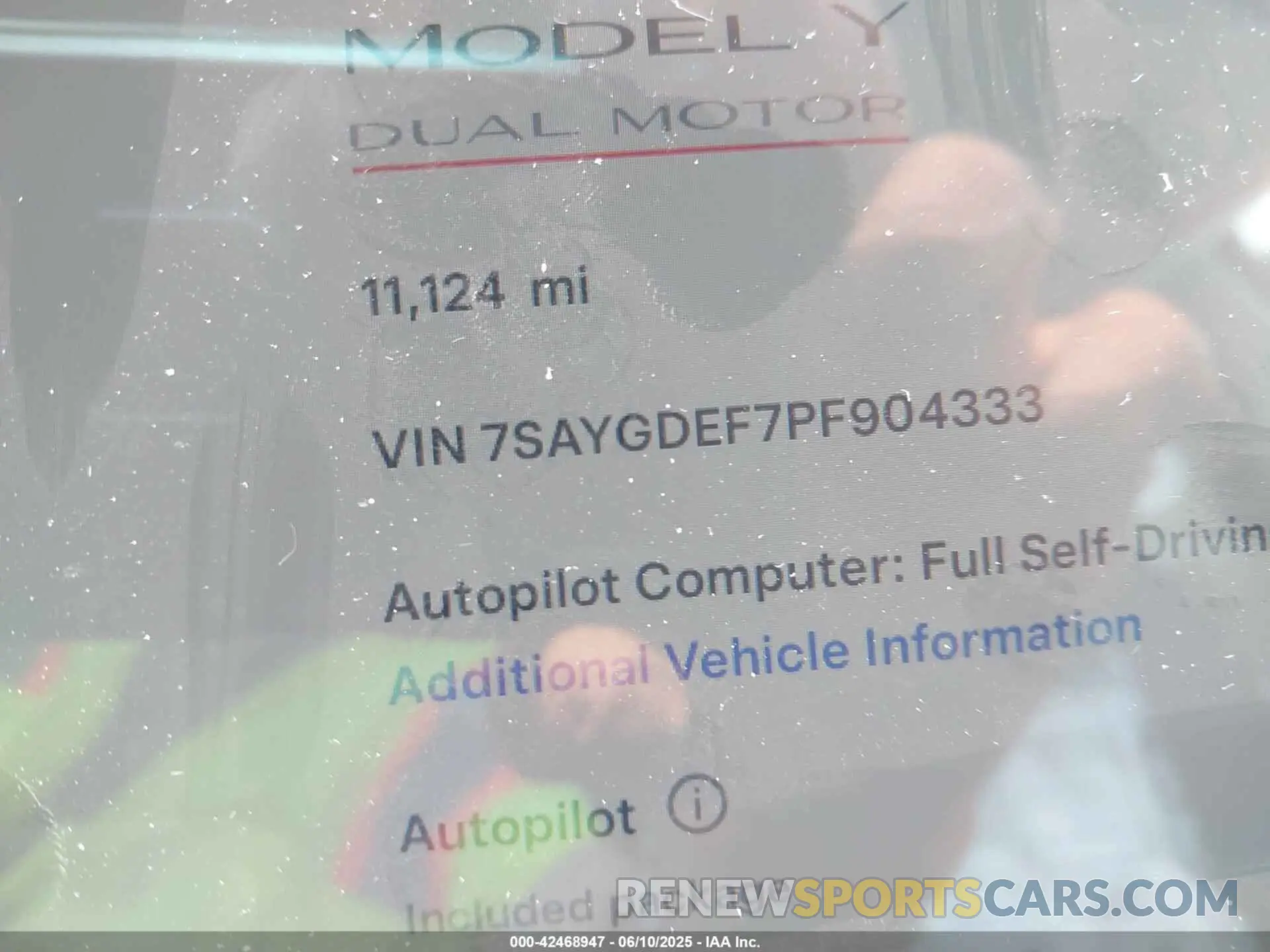 15 Photograph of a damaged car 7SAYGDEF7PF904333 TESLA MODEL Y 2023
