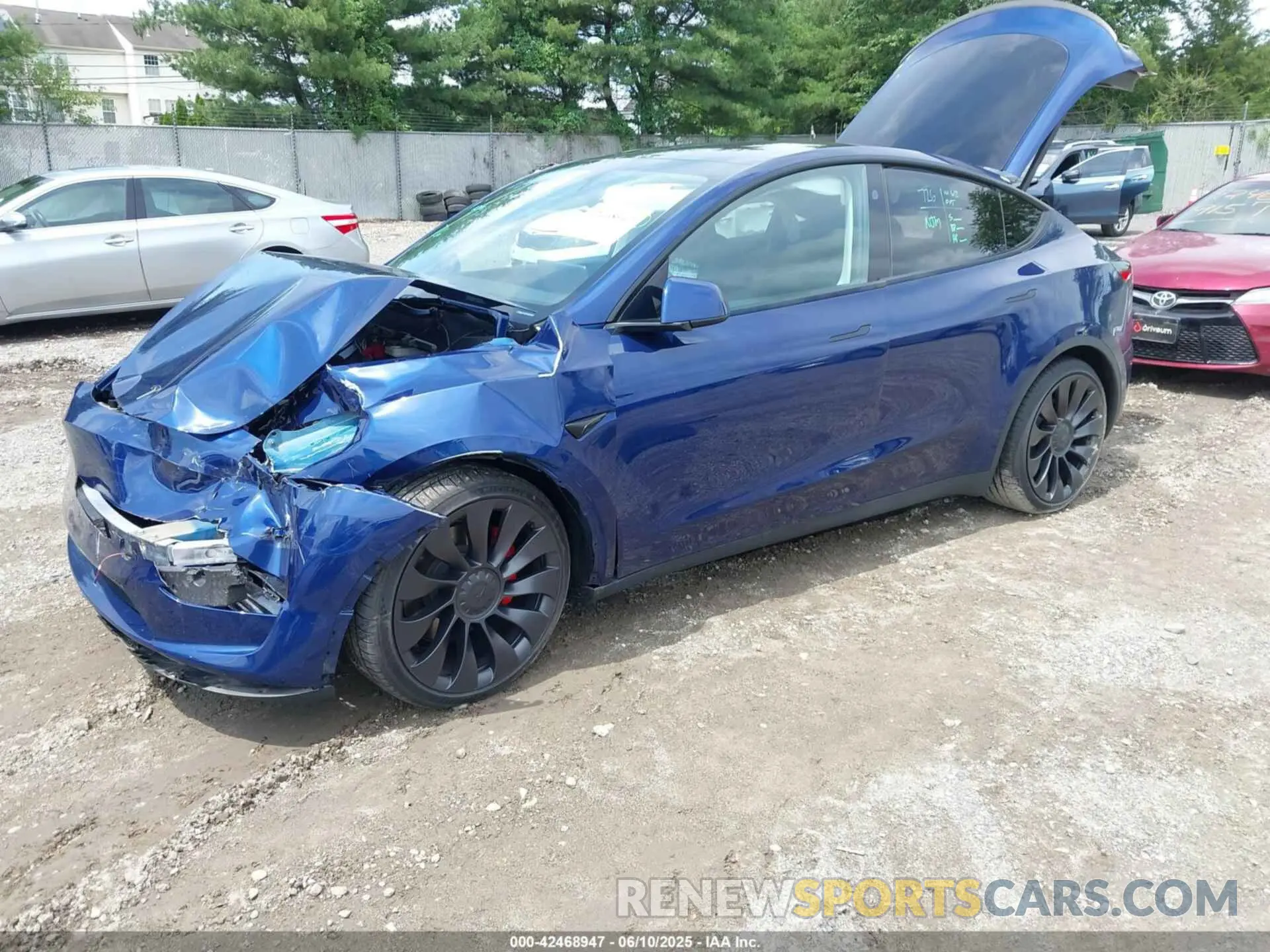 2 Photograph of a damaged car 7SAYGDEF7PF904333 TESLA MODEL Y 2023