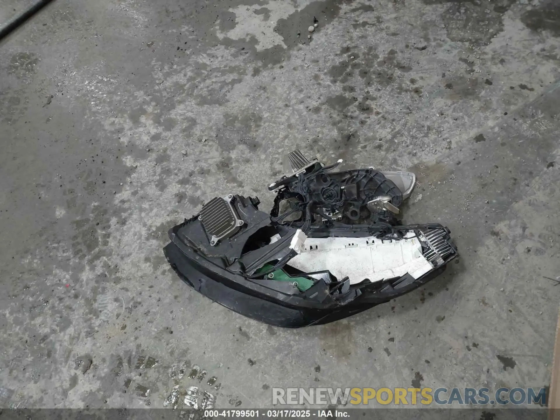 12 Photograph of a damaged car 7SAYGDEF8PF586142 TESLA MODEL Y 2023