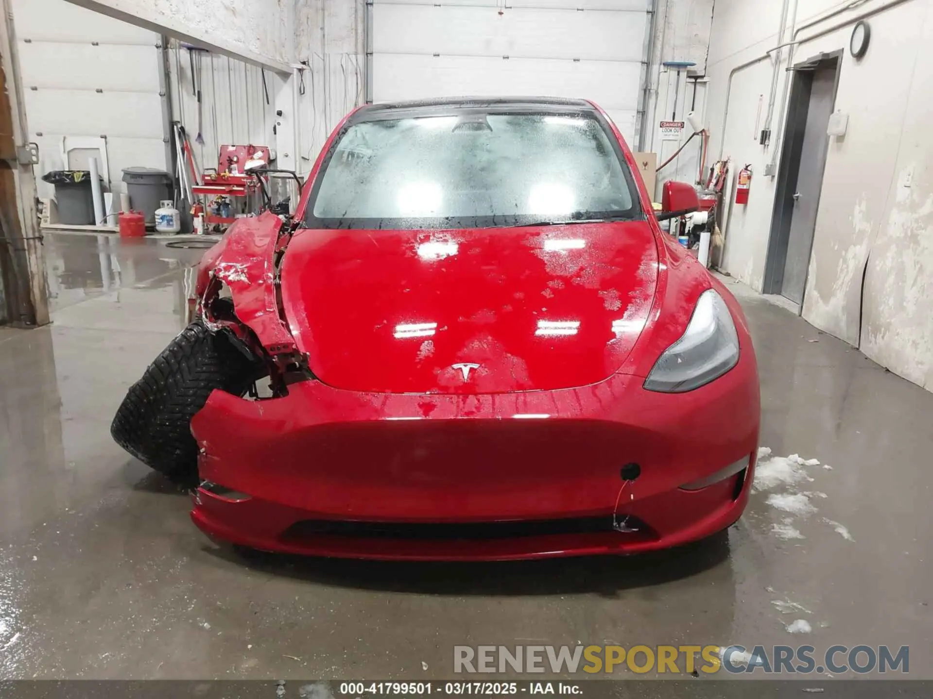 13 Photograph of a damaged car 7SAYGDEF8PF586142 TESLA MODEL Y 2023