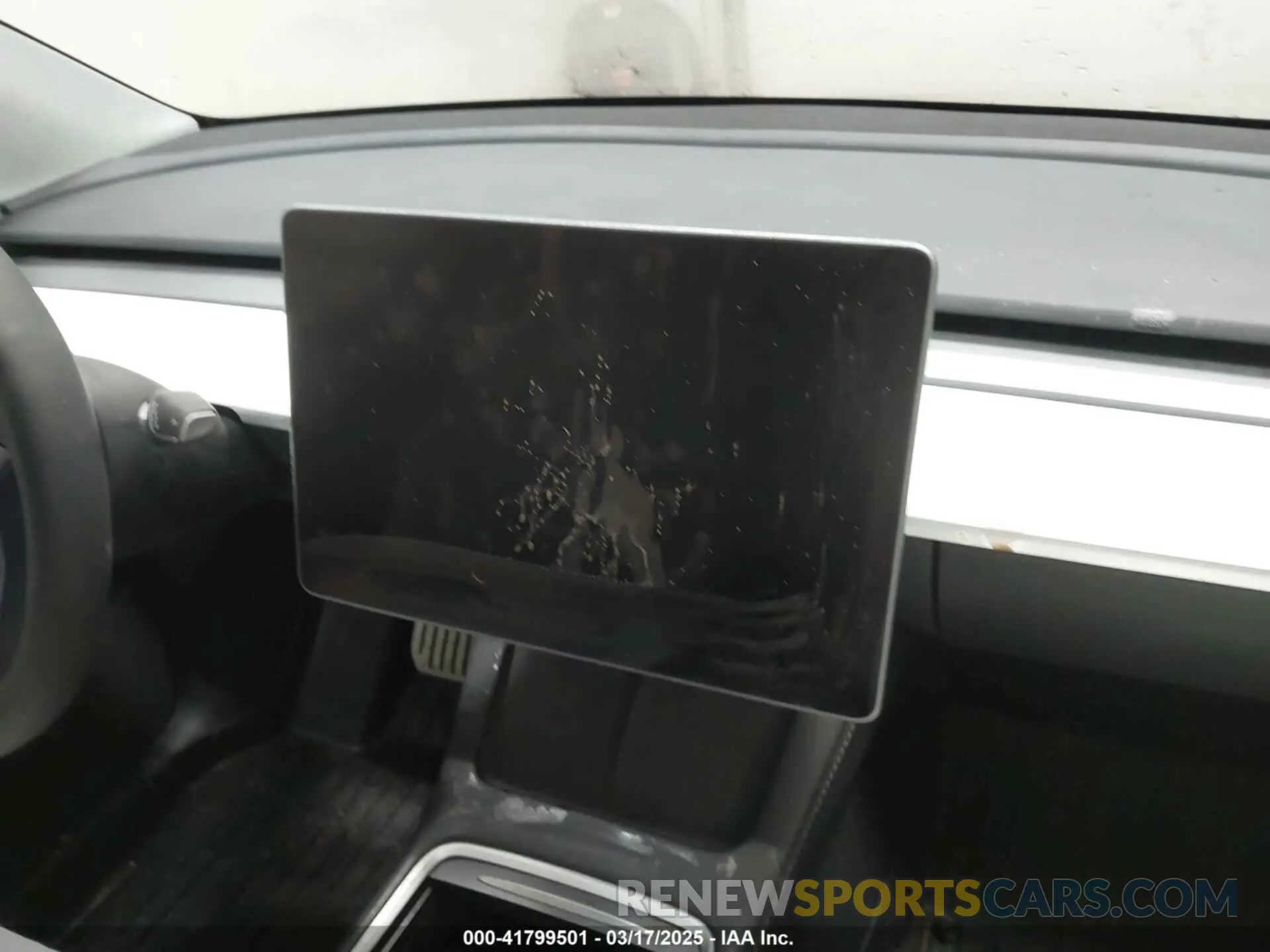 18 Photograph of a damaged car 7SAYGDEF8PF586142 TESLA MODEL Y 2023