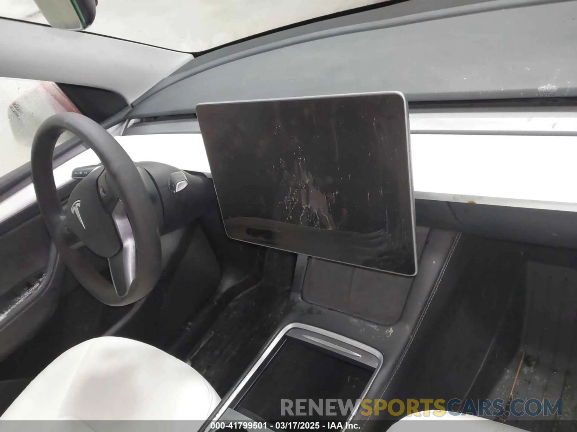 19 Photograph of a damaged car 7SAYGDEF8PF586142 TESLA MODEL Y 2023