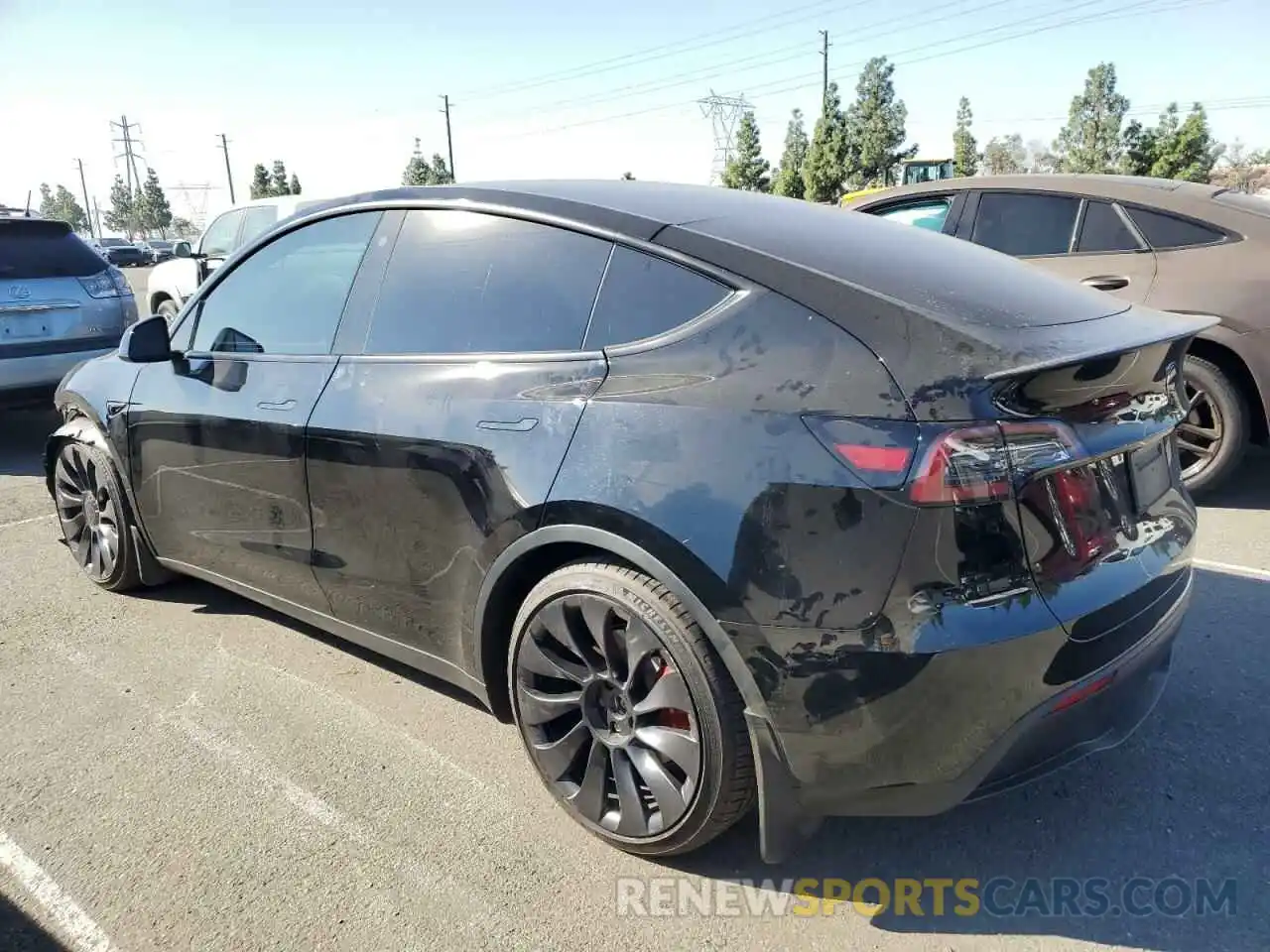 2 Photograph of a damaged car 7SAYGDEF8PF642581 TESLA MODEL Y 2023