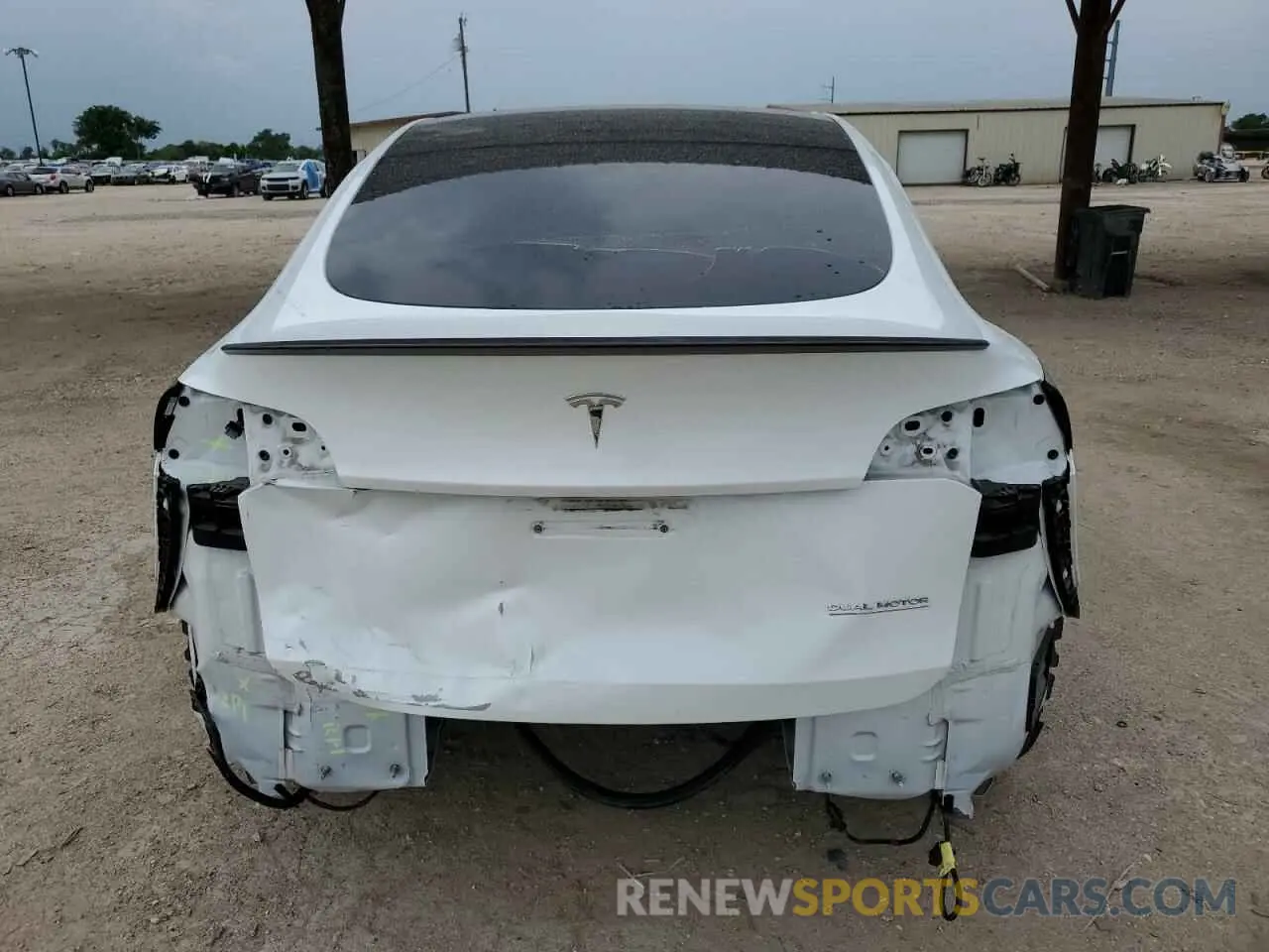 6 Photograph of a damaged car 7SAYGDEF8PF750280 TESLA MODEL Y 2023