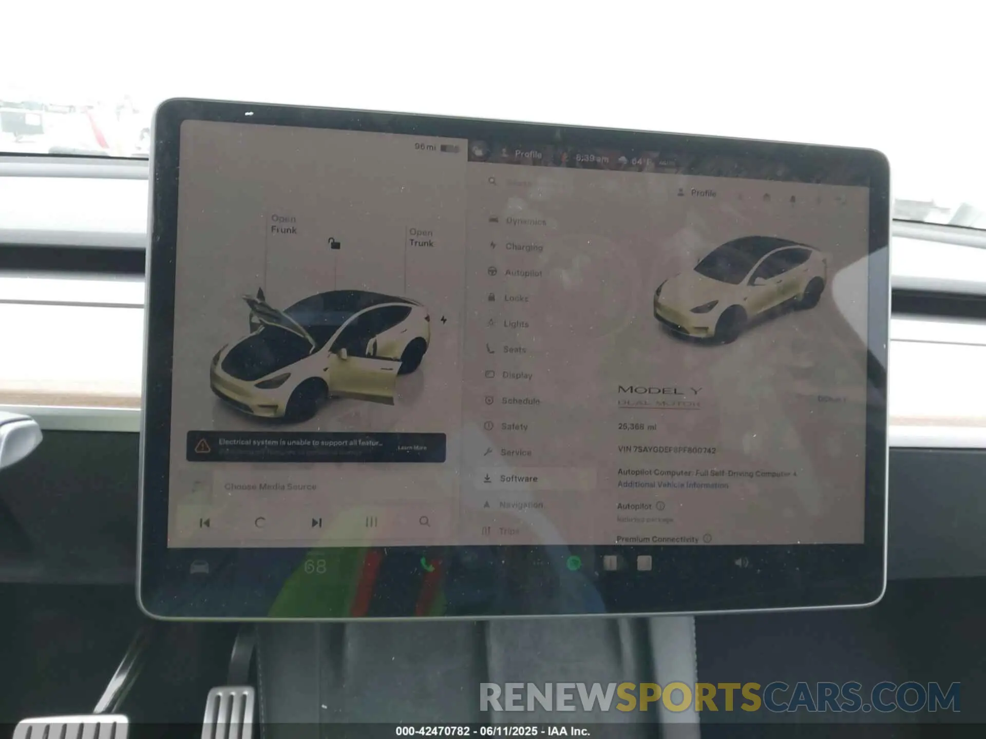 18 Photograph of a damaged car 7SAYGDEF8PF800742 TESLA MODEL Y 2023