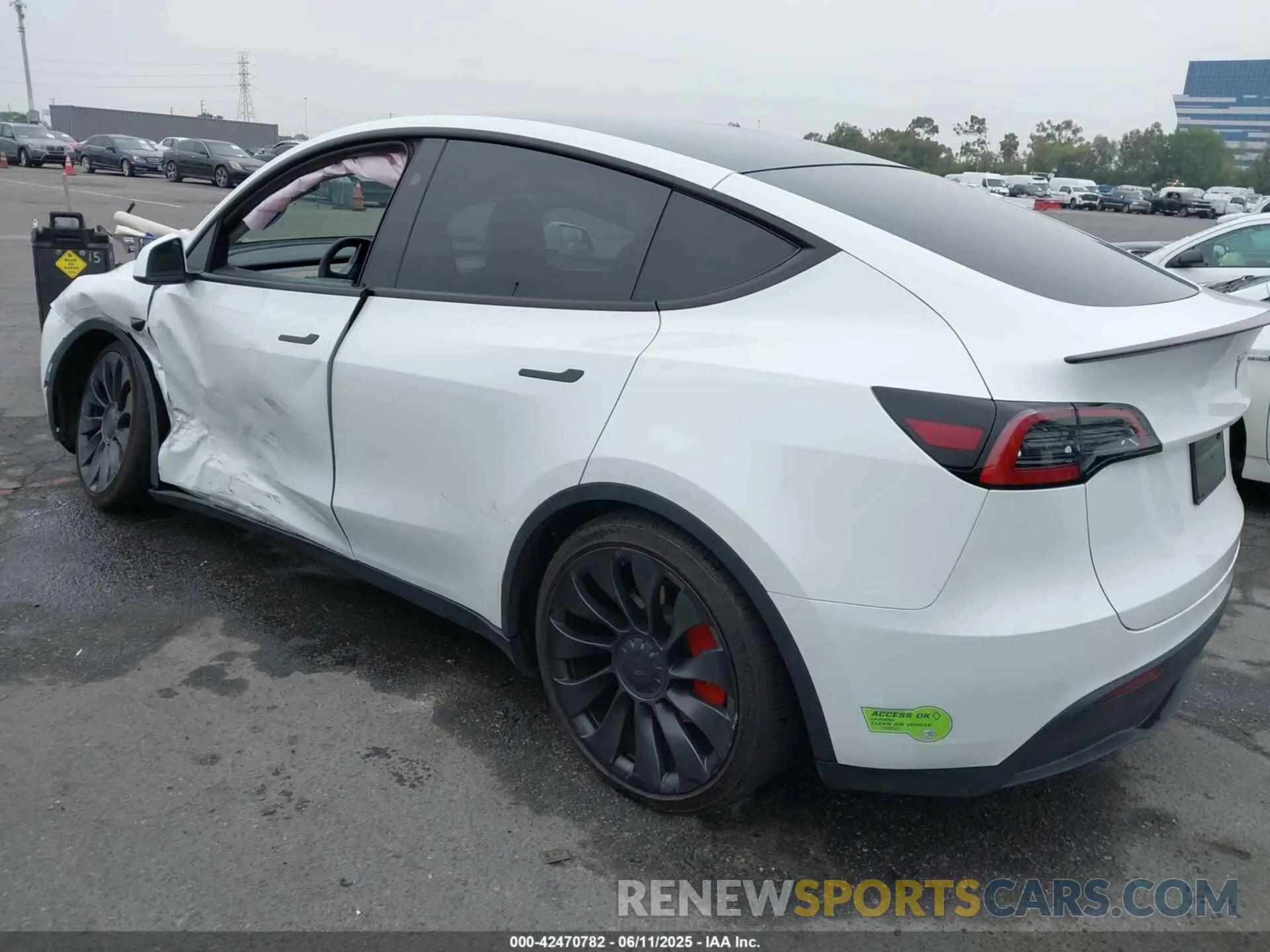 3 Photograph of a damaged car 7SAYGDEF8PF800742 TESLA MODEL Y 2023