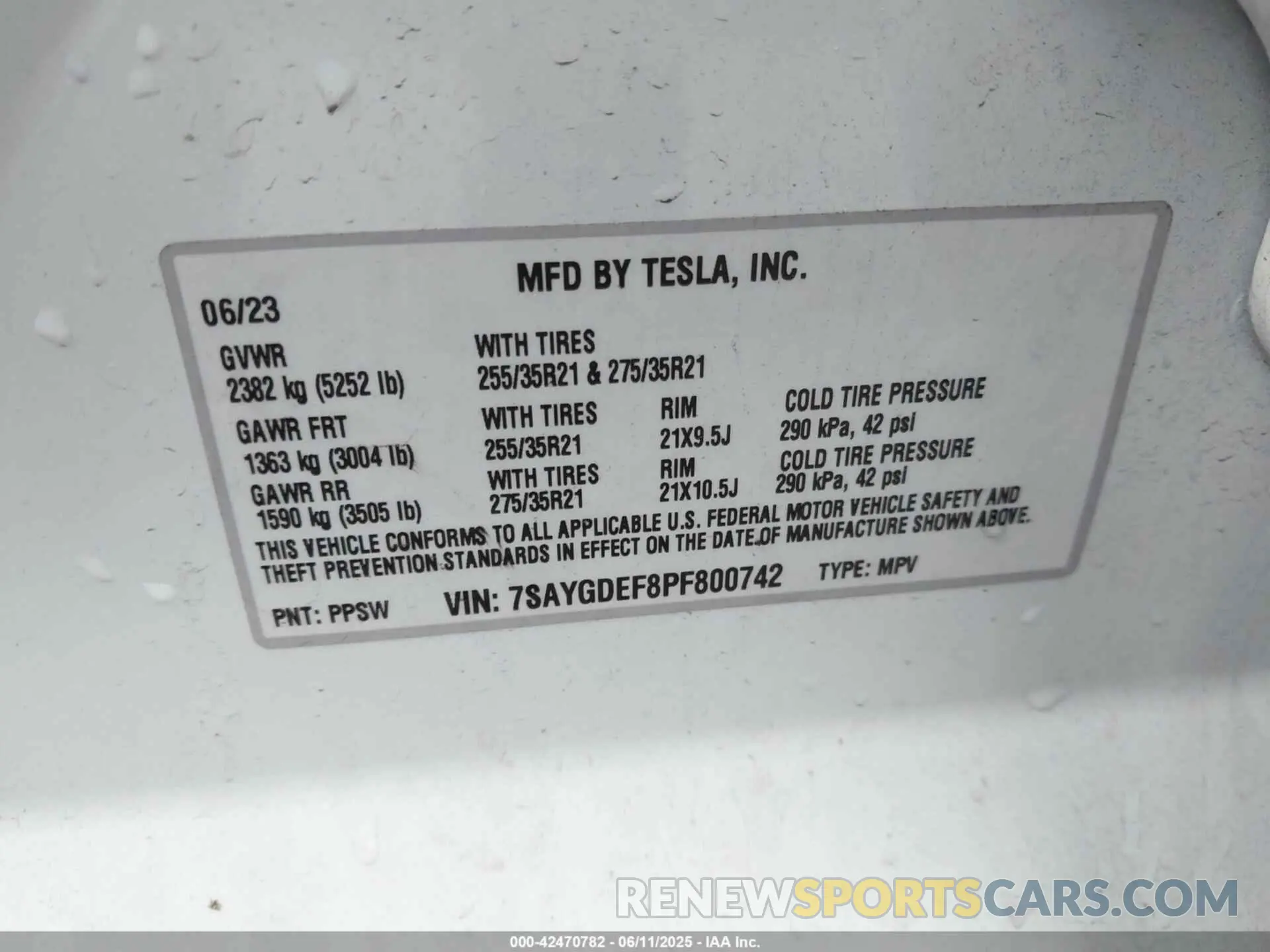 9 Photograph of a damaged car 7SAYGDEF8PF800742 TESLA MODEL Y 2023