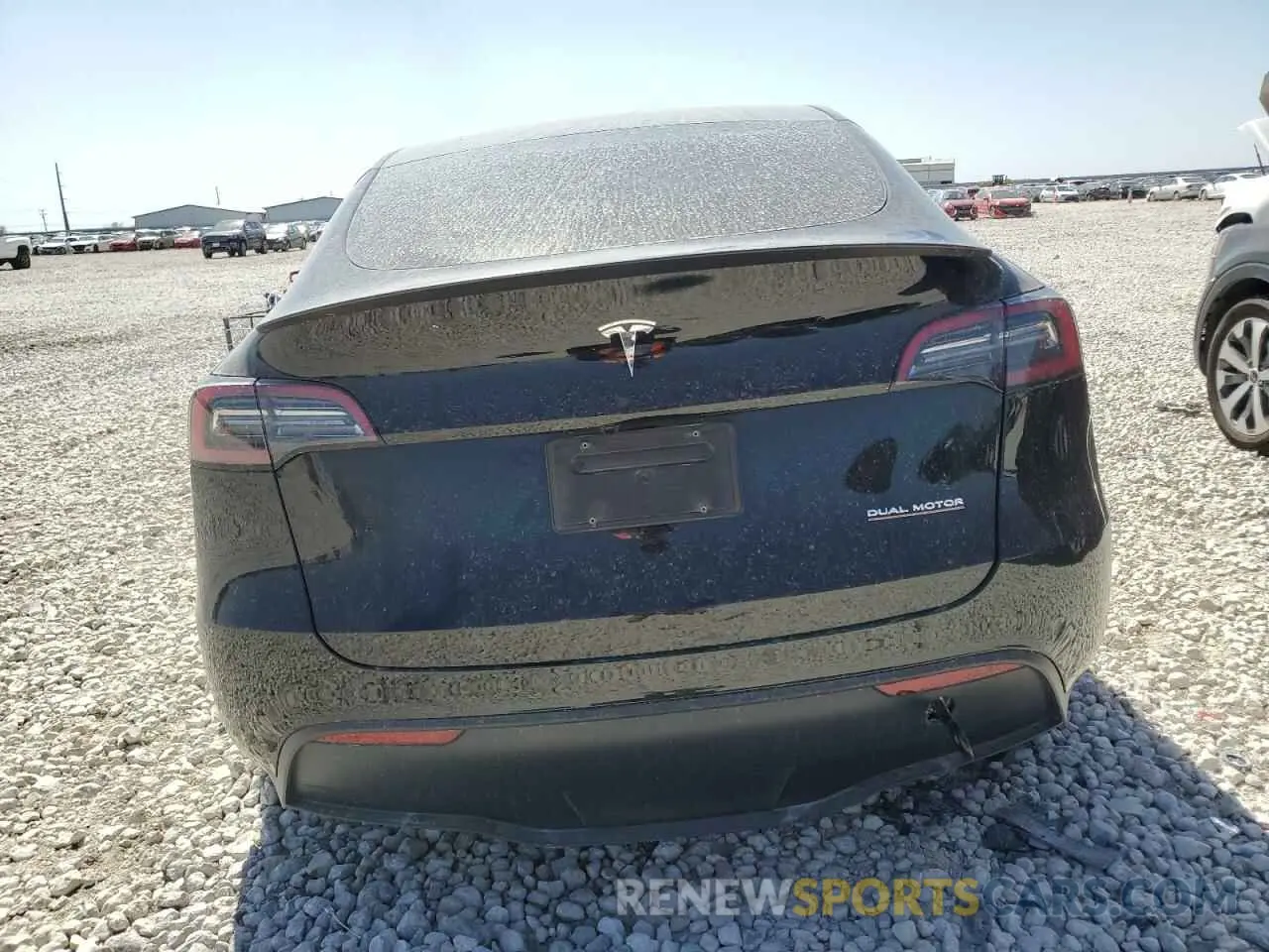 6 Photograph of a damaged car 7SAYGDEF8PF927197 TESLA MODEL Y 2023