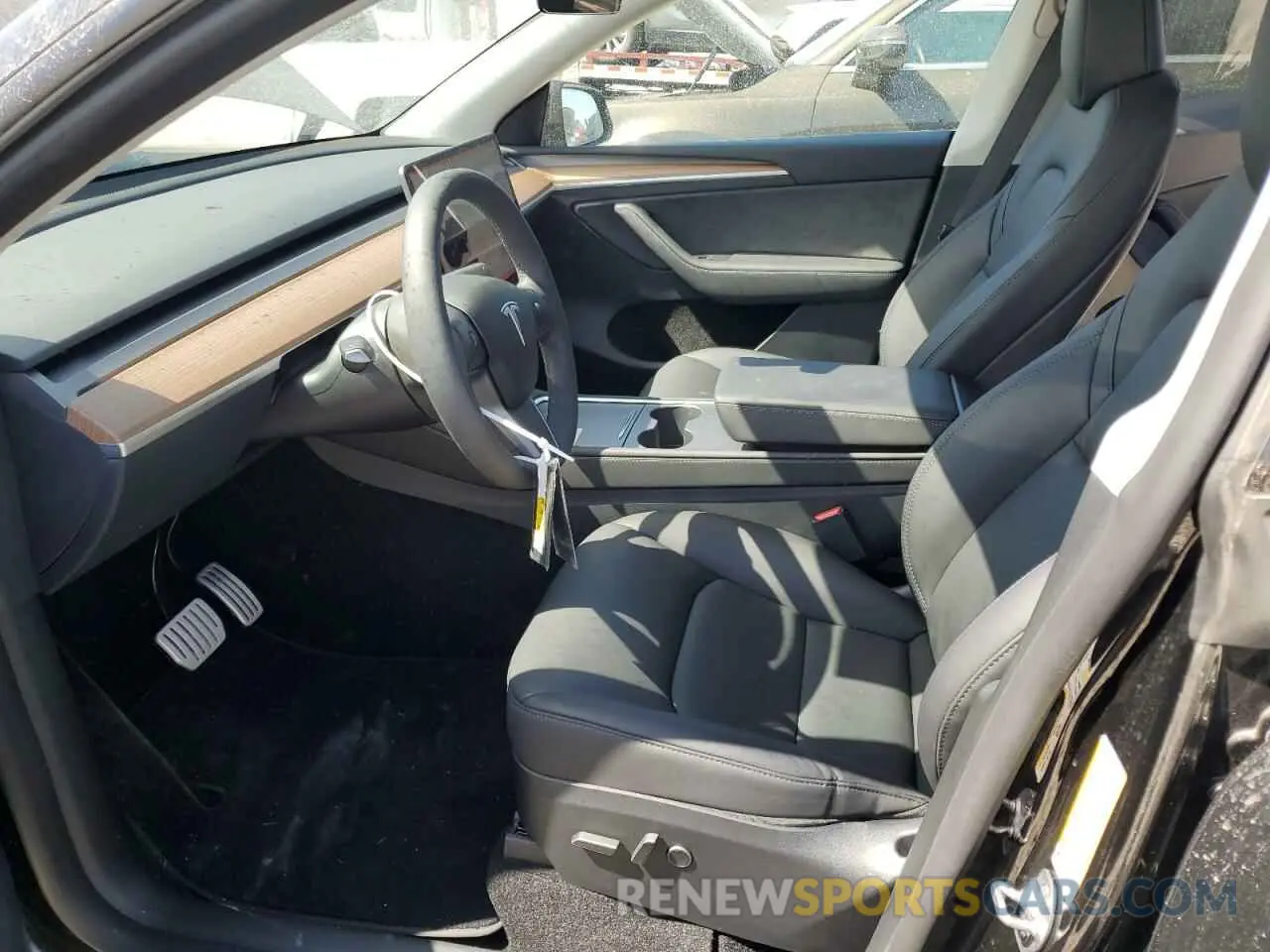 7 Photograph of a damaged car 7SAYGDEF8PF927197 TESLA MODEL Y 2023