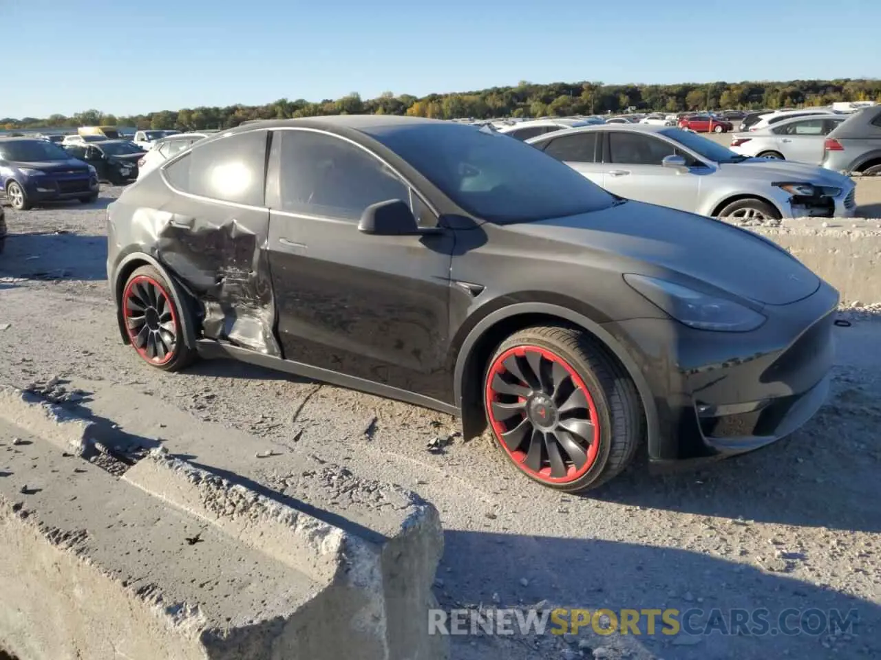 4 Photograph of a damaged car 7SAYGDEF8PF960278 TESLA MODEL Y 2023