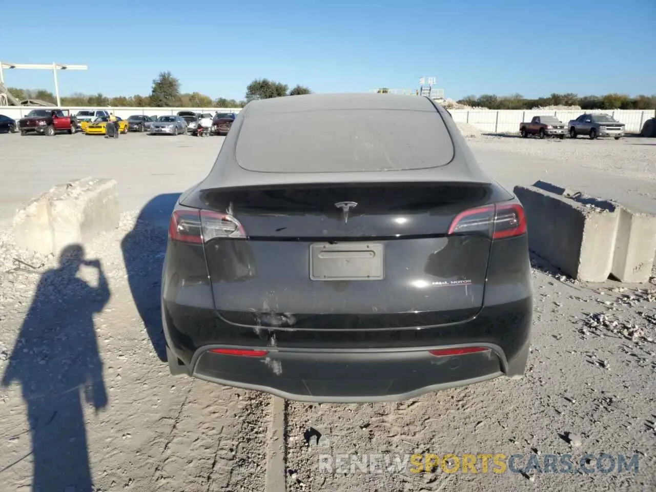 6 Photograph of a damaged car 7SAYGDEF8PF960278 TESLA MODEL Y 2023