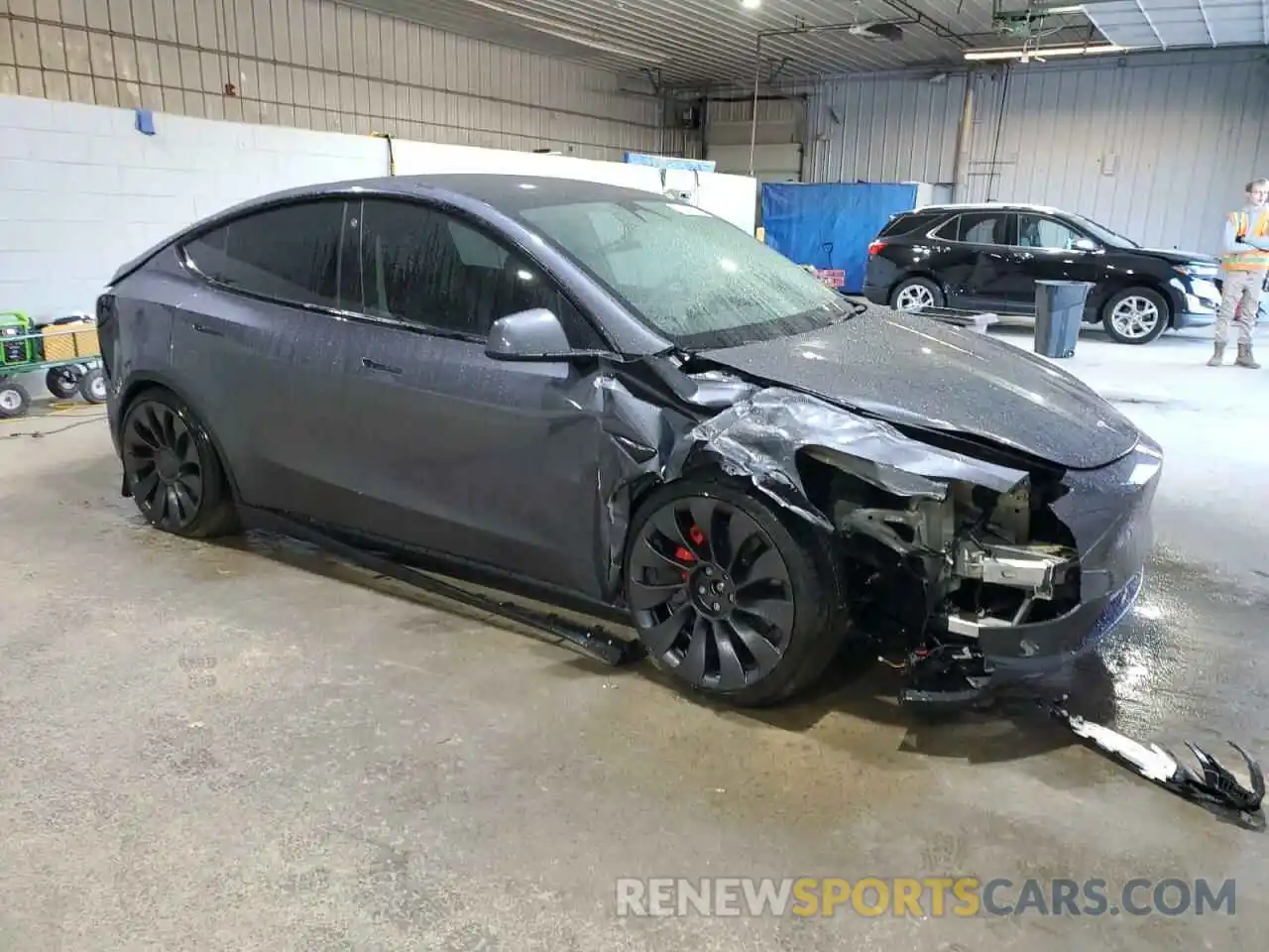 4 Photograph of a damaged car 7SAYGDEF9PF582343 TESLA MODEL Y 2023