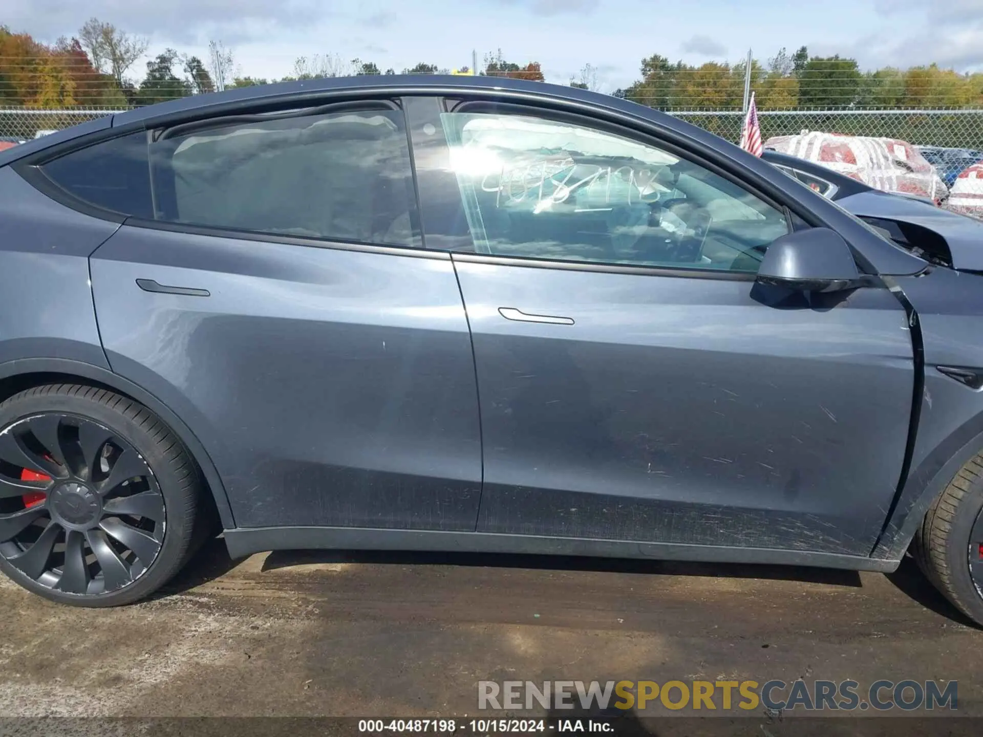 13 Photograph of a damaged car 7SAYGDEF9PF588806 TESLA MODEL Y 2023