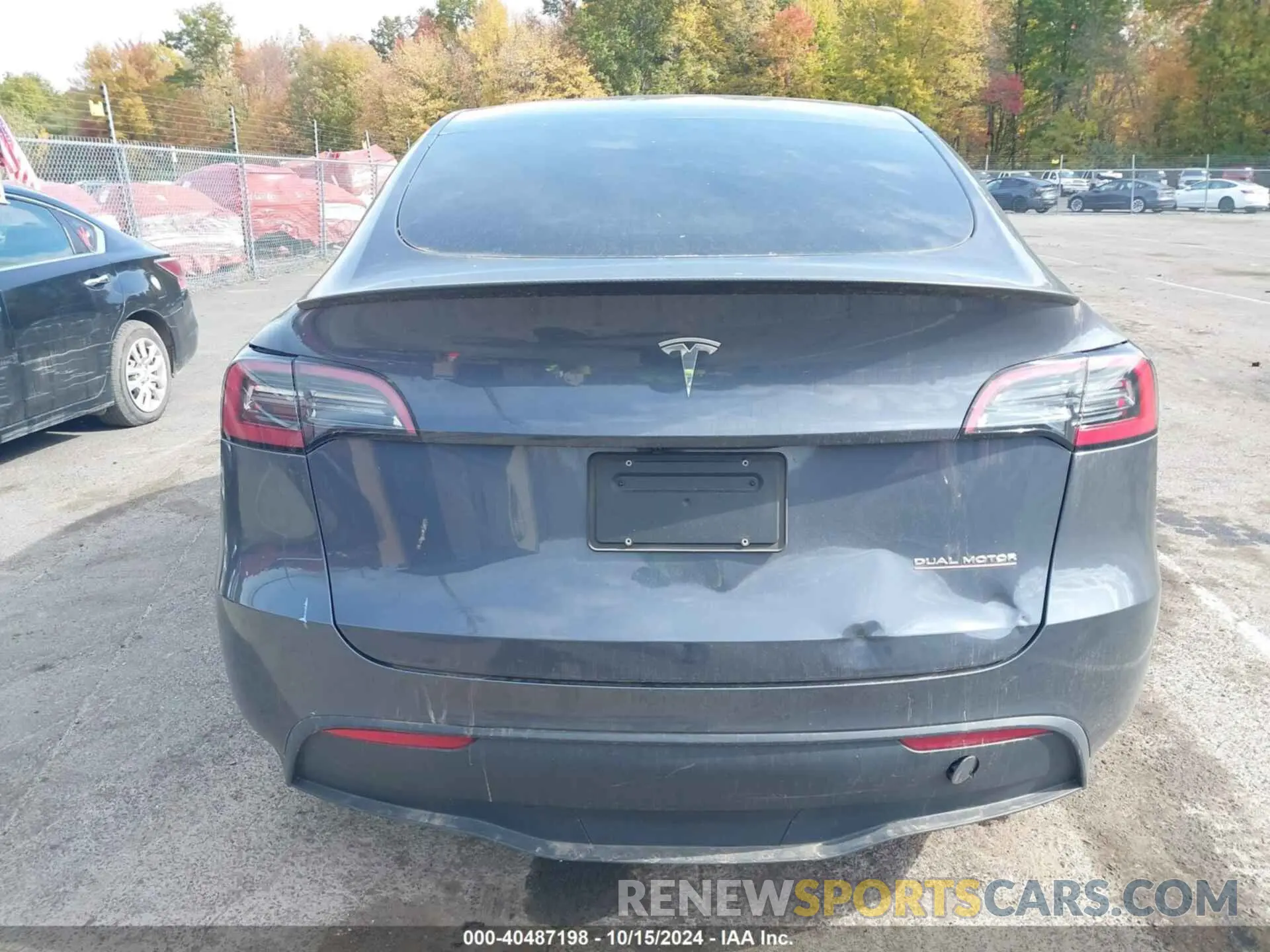 16 Photograph of a damaged car 7SAYGDEF9PF588806 TESLA MODEL Y 2023