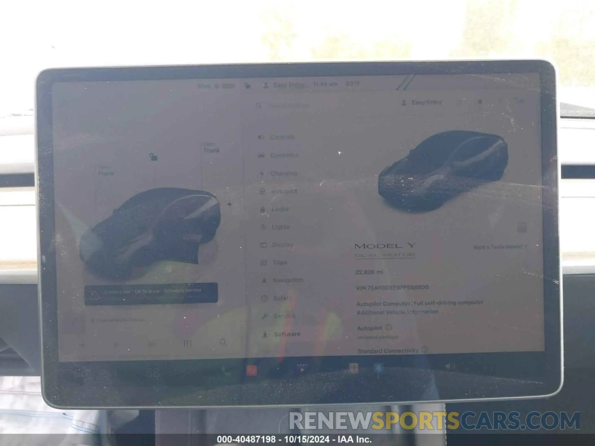 18 Photograph of a damaged car 7SAYGDEF9PF588806 TESLA MODEL Y 2023