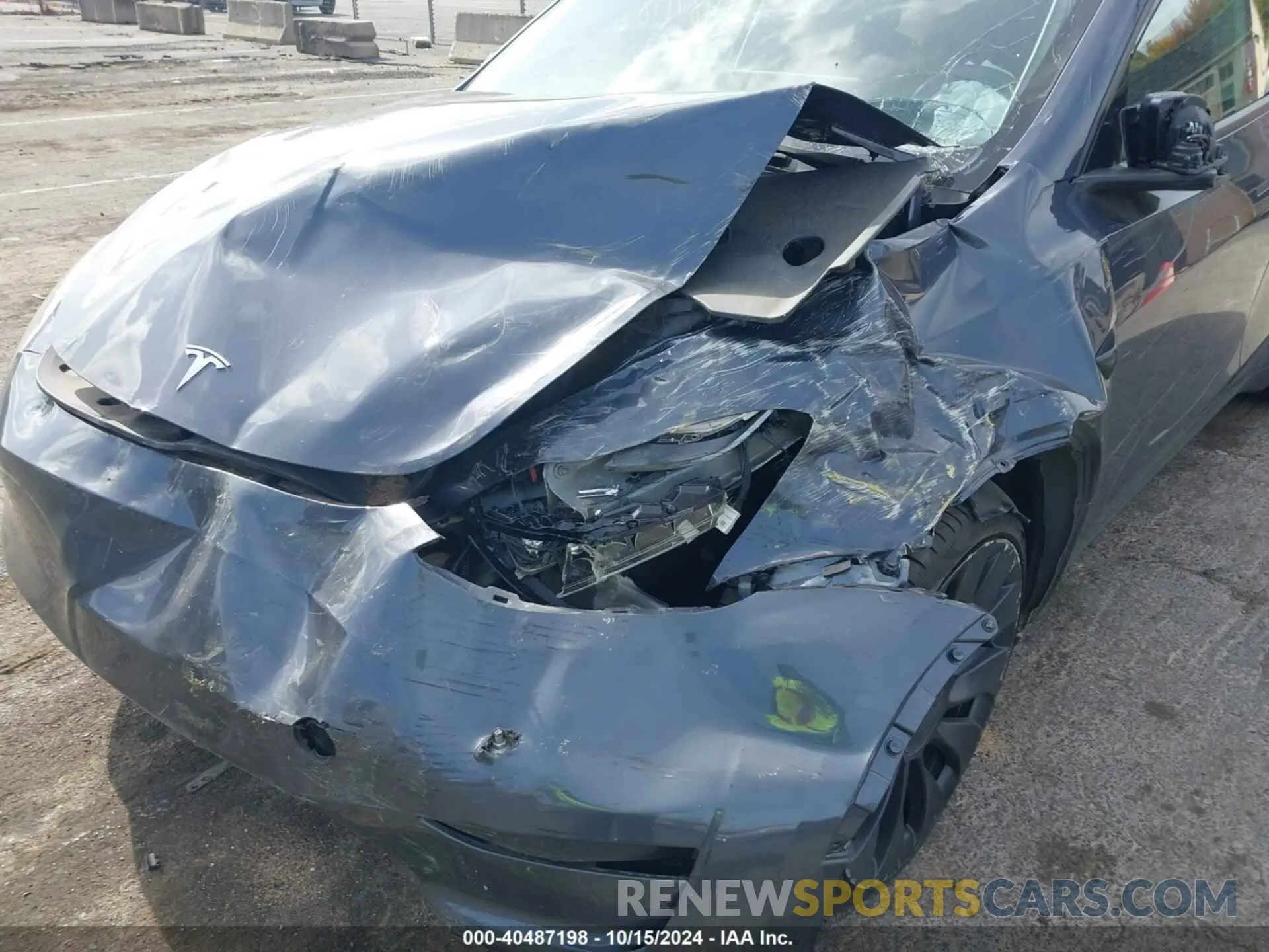 6 Photograph of a damaged car 7SAYGDEF9PF588806 TESLA MODEL Y 2023