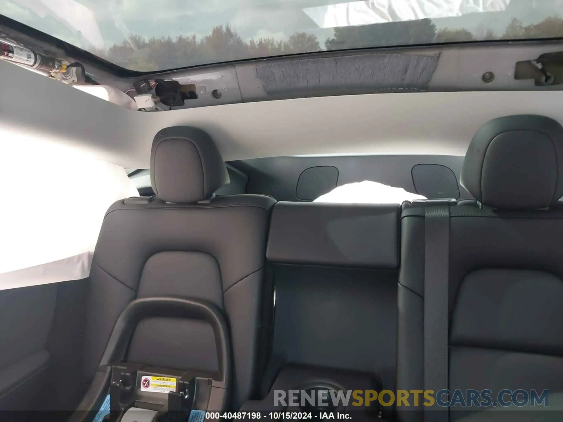 8 Photograph of a damaged car 7SAYGDEF9PF588806 TESLA MODEL Y 2023