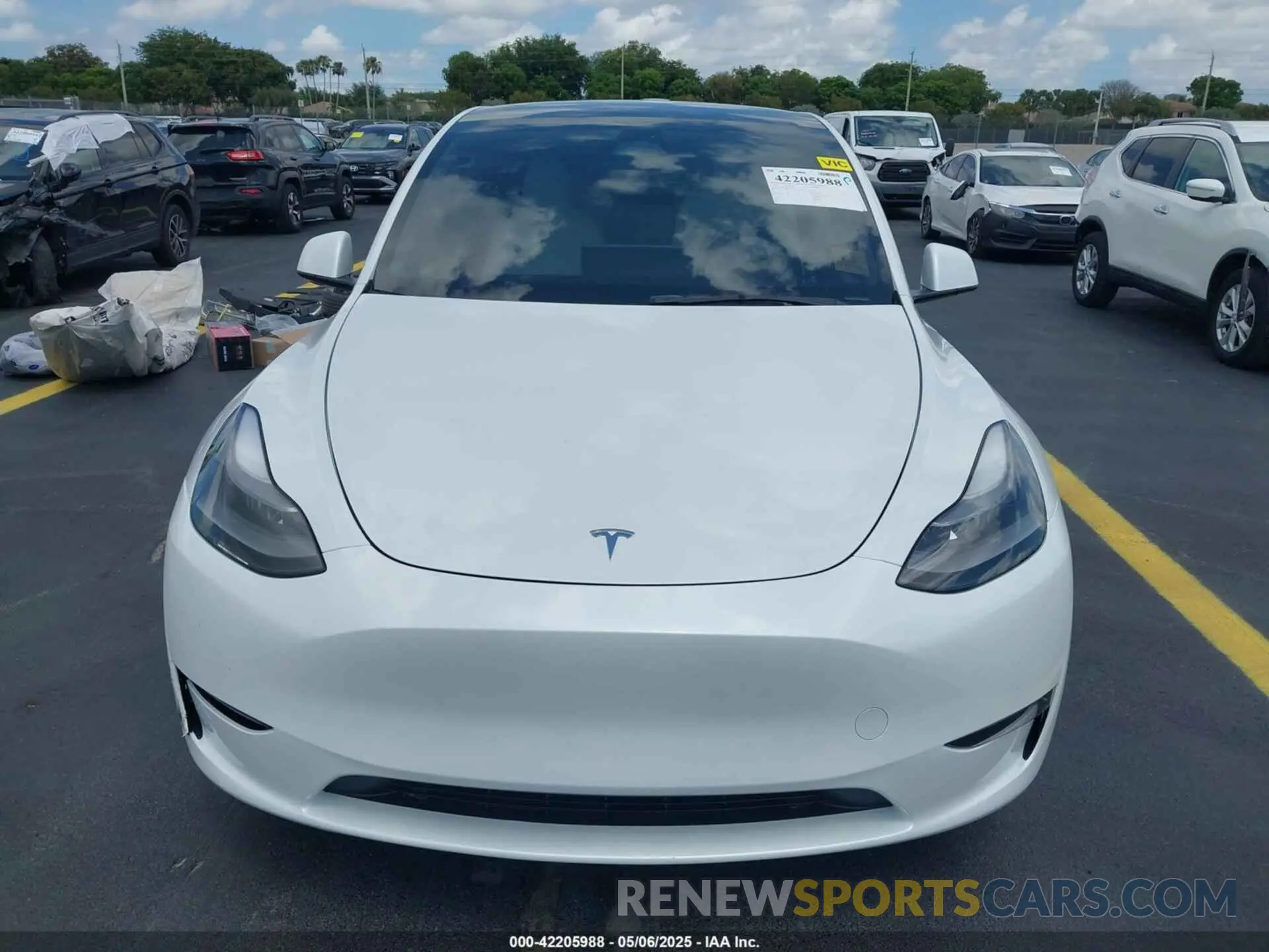 12 Photograph of a damaged car 7SAYGDEF9PF620024 TESLA MODEL Y 2023