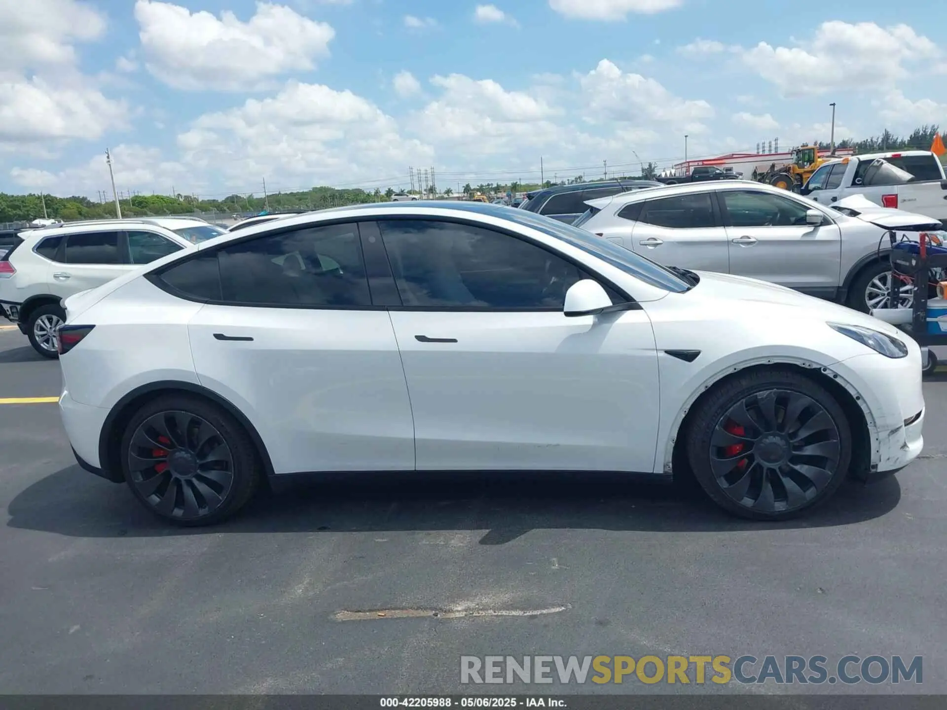 13 Photograph of a damaged car 7SAYGDEF9PF620024 TESLA MODEL Y 2023