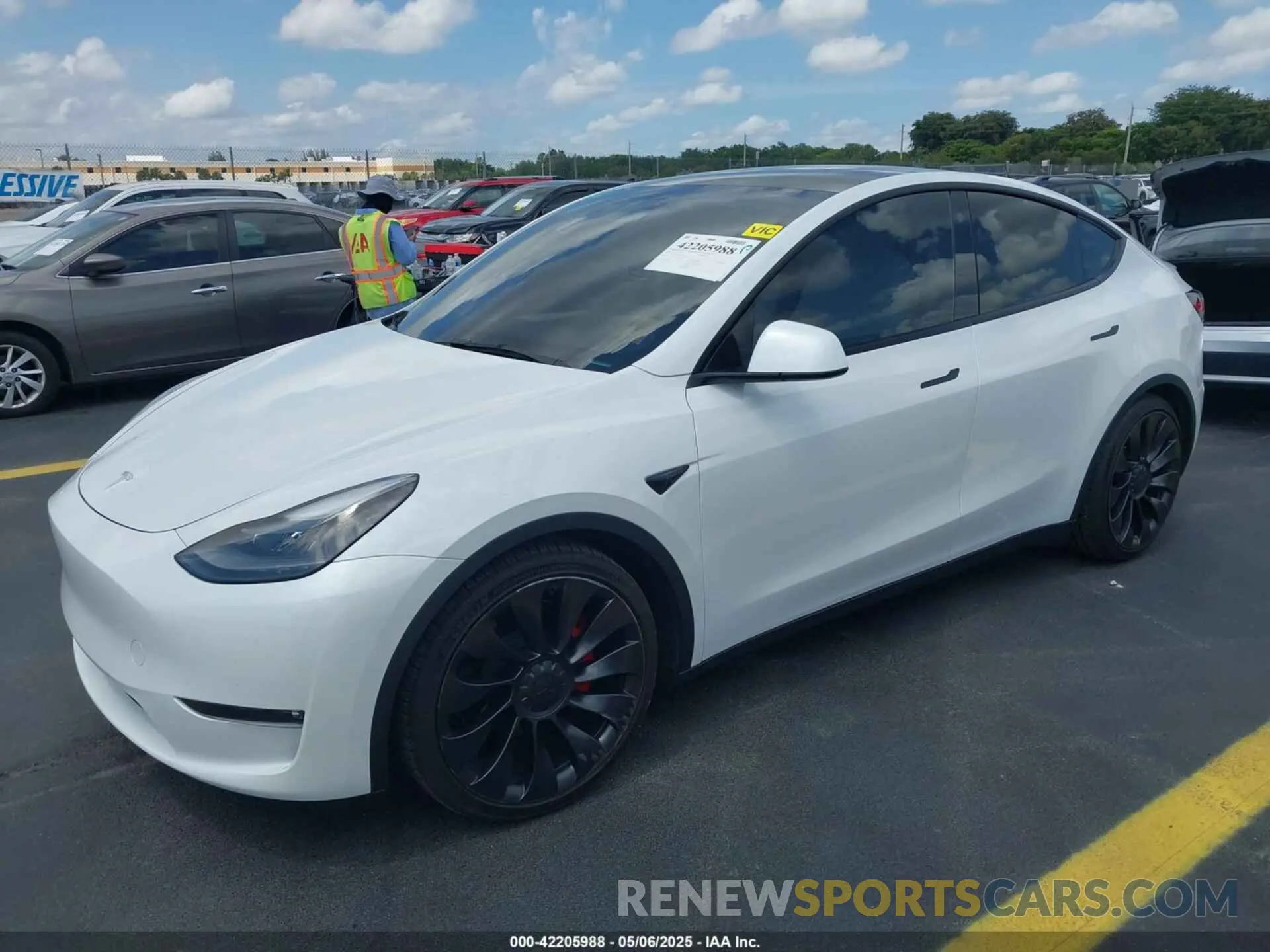 2 Photograph of a damaged car 7SAYGDEF9PF620024 TESLA MODEL Y 2023
