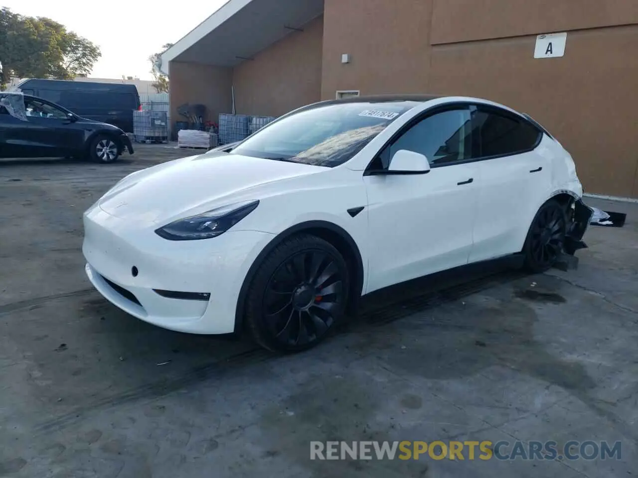 1 Photograph of a damaged car 7SAYGDEF9PF624087 TESLA MODEL Y 2023
