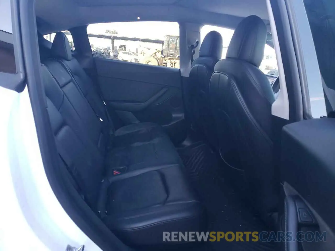 10 Photograph of a damaged car 7SAYGDEF9PF624087 TESLA MODEL Y 2023
