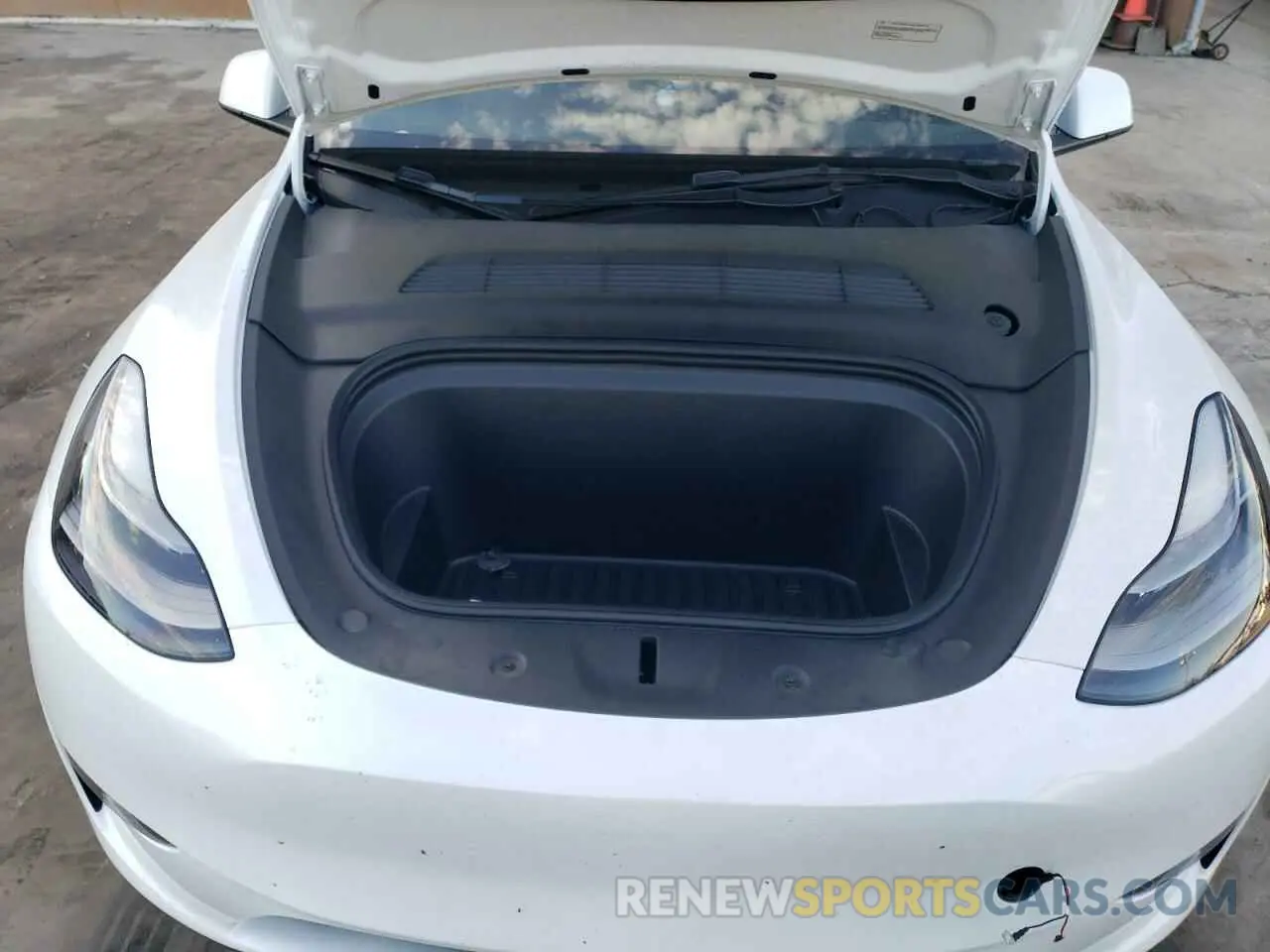 11 Photograph of a damaged car 7SAYGDEF9PF624087 TESLA MODEL Y 2023