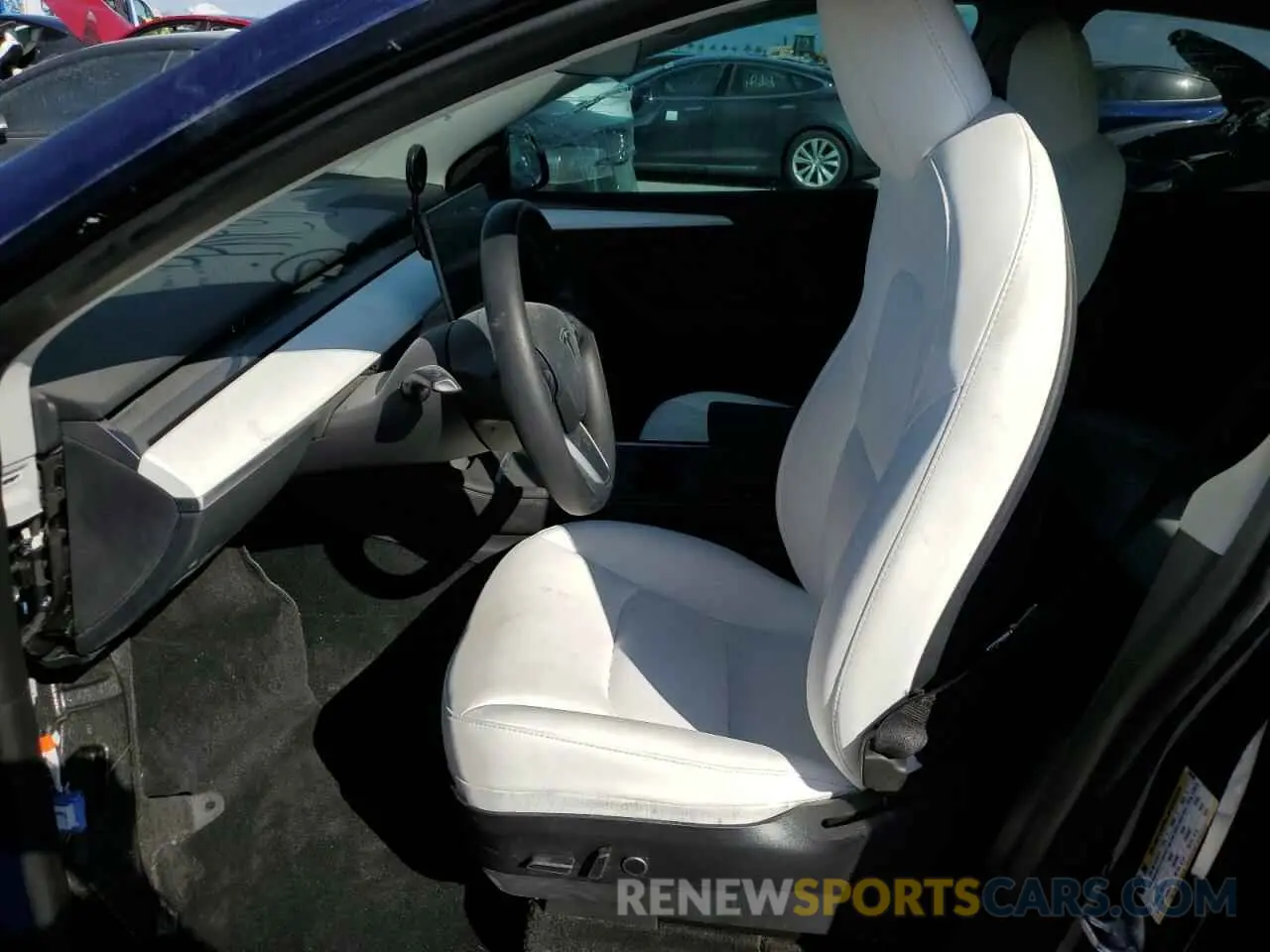 7 Photograph of a damaged car 7SAYGDEF9PF633369 TESLA MODEL Y 2023