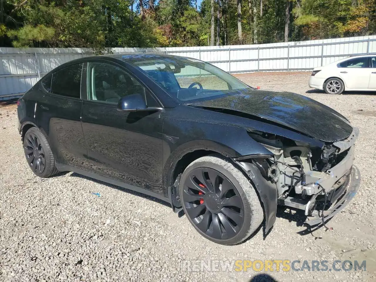 4 Photograph of a damaged car 7SAYGDEF9PF659647 TESLA MODEL Y 2023