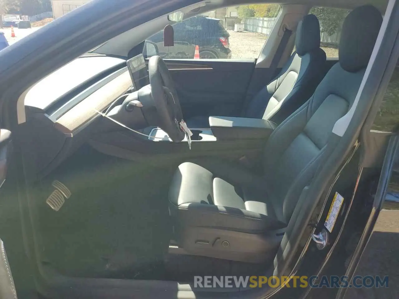 7 Photograph of a damaged car 7SAYGDEF9PF659647 TESLA MODEL Y 2023