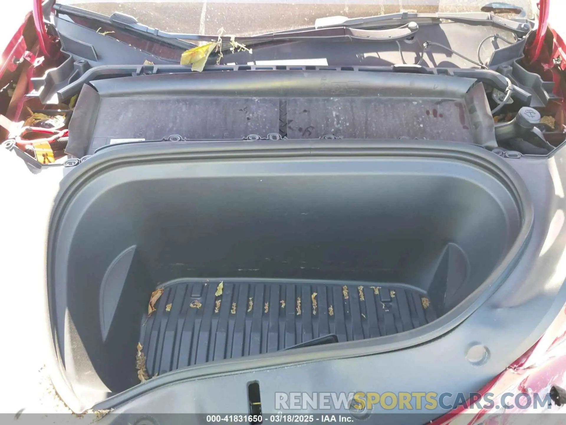 10 Photograph of a damaged car 7SAYGDEF9PF668137 TESLA MODEL Y 2023