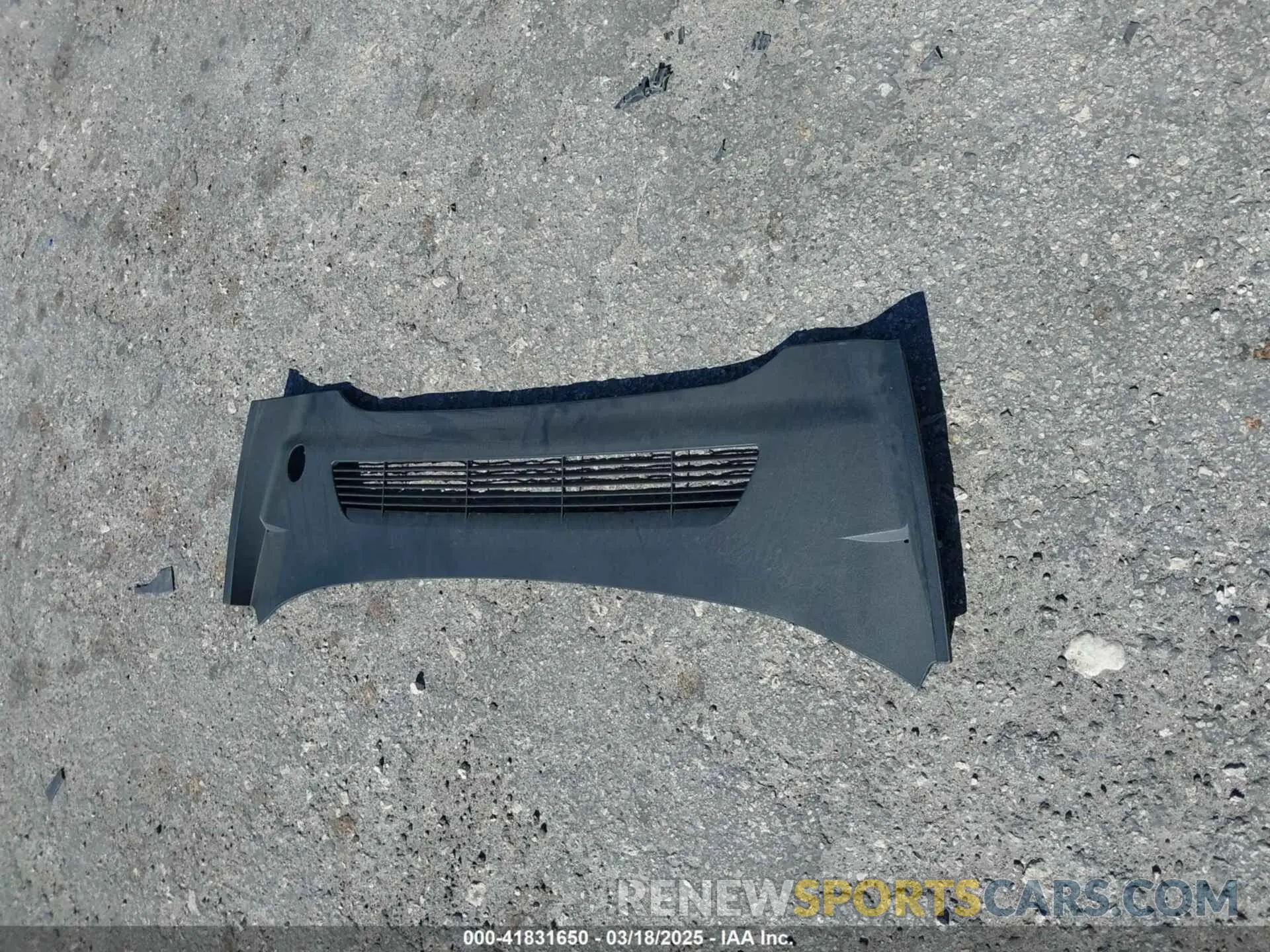 11 Photograph of a damaged car 7SAYGDEF9PF668137 TESLA MODEL Y 2023