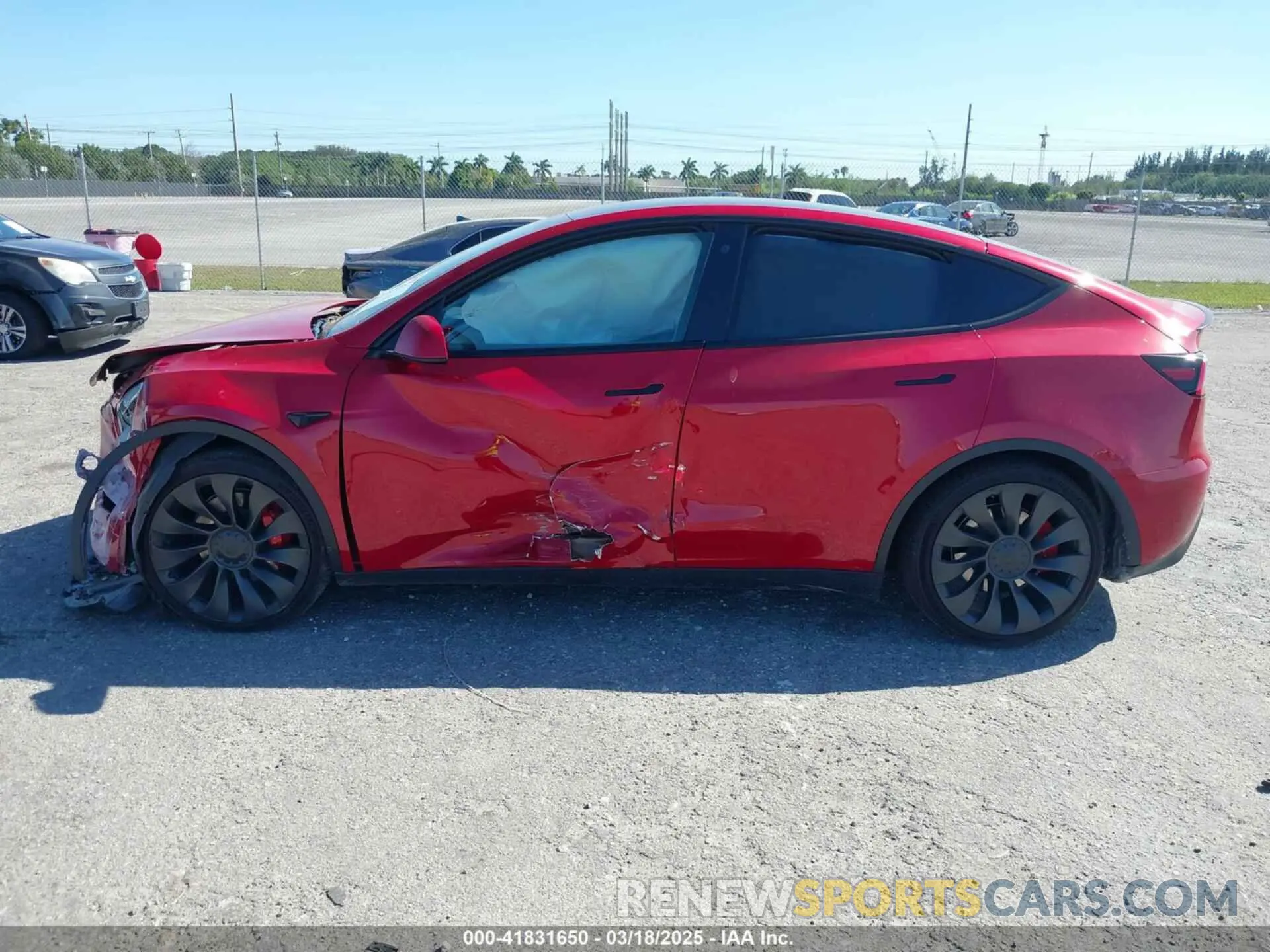14 Photograph of a damaged car 7SAYGDEF9PF668137 TESLA MODEL Y 2023
