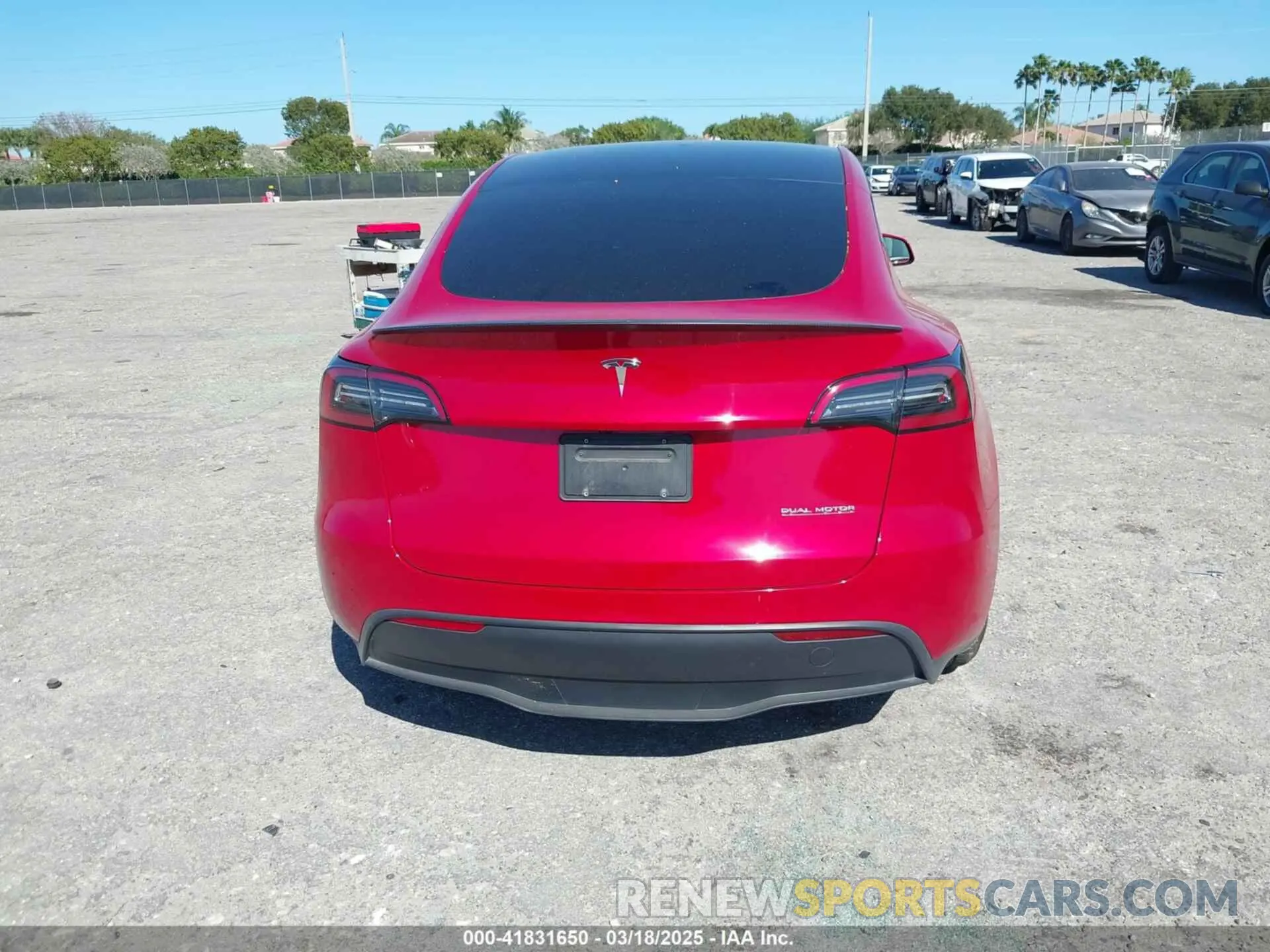 16 Photograph of a damaged car 7SAYGDEF9PF668137 TESLA MODEL Y 2023