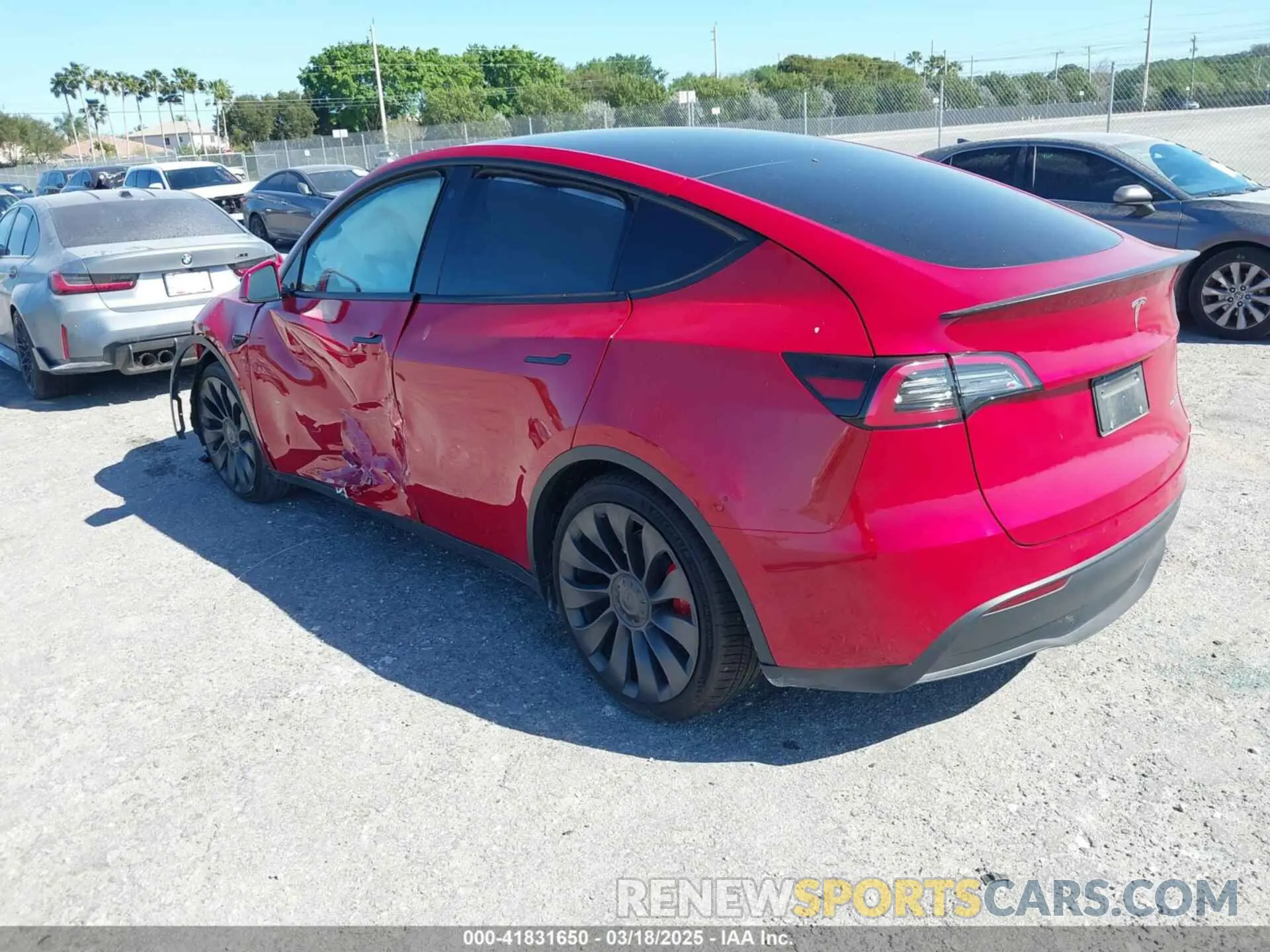 3 Photograph of a damaged car 7SAYGDEF9PF668137 TESLA MODEL Y 2023