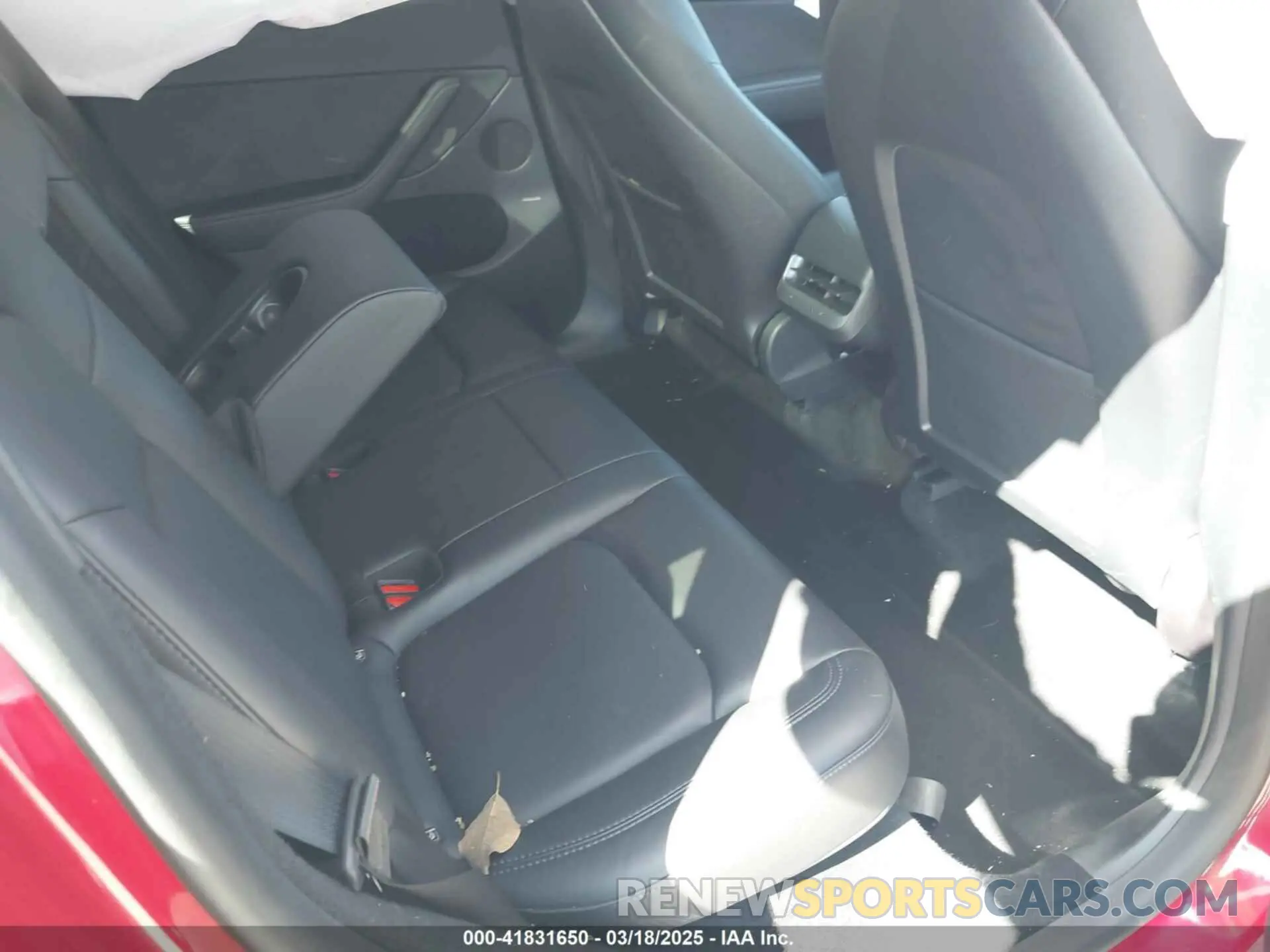 8 Photograph of a damaged car 7SAYGDEF9PF668137 TESLA MODEL Y 2023