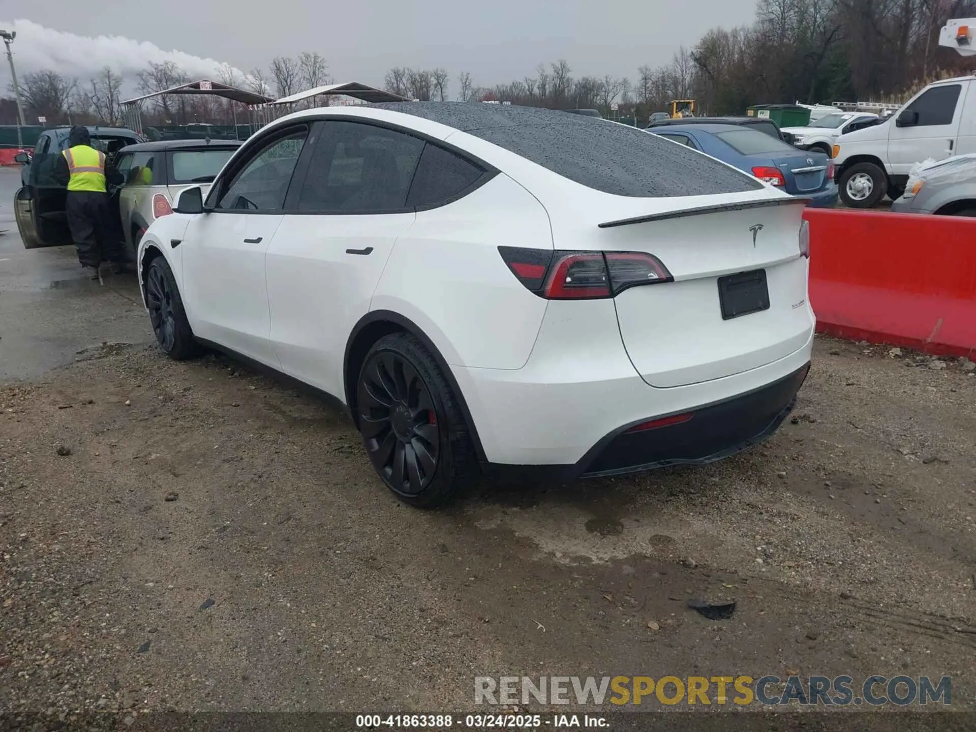 3 Photograph of a damaged car 7SAYGDEF9PF675038 TESLA MODEL Y 2023