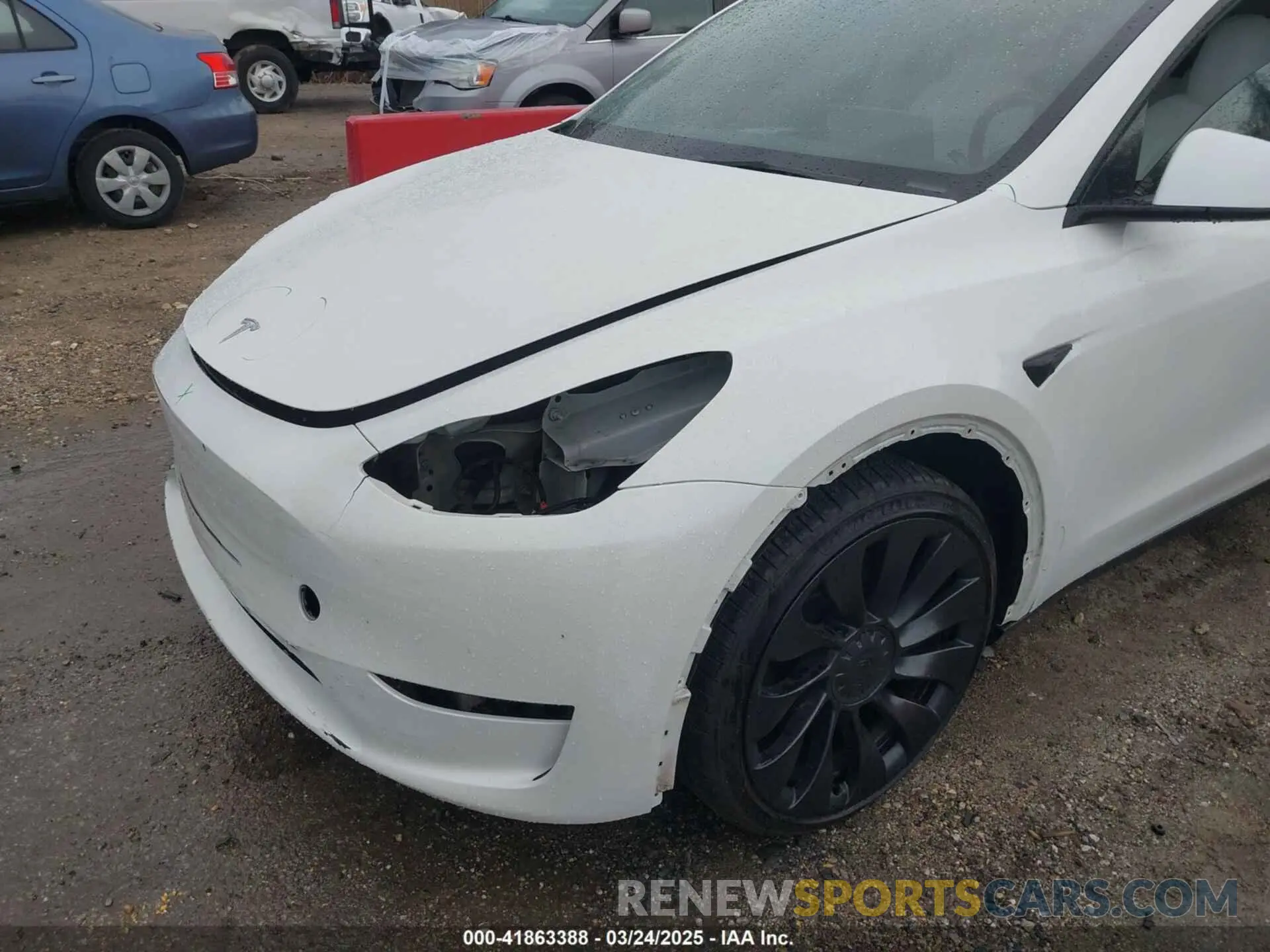 6 Photograph of a damaged car 7SAYGDEF9PF675038 TESLA MODEL Y 2023